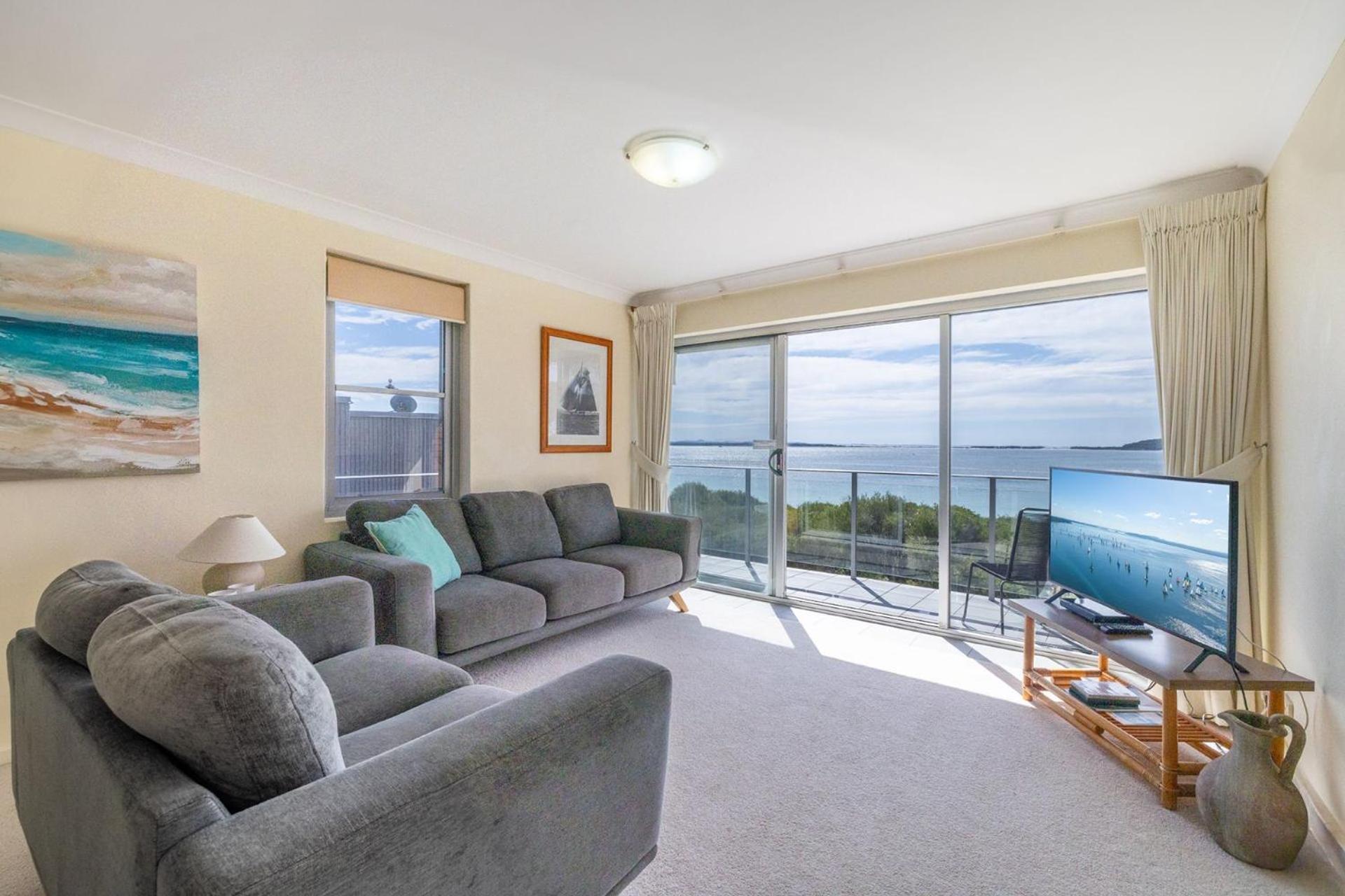 Luskin 11 Stunning Water Views Apartment Shoal Bay