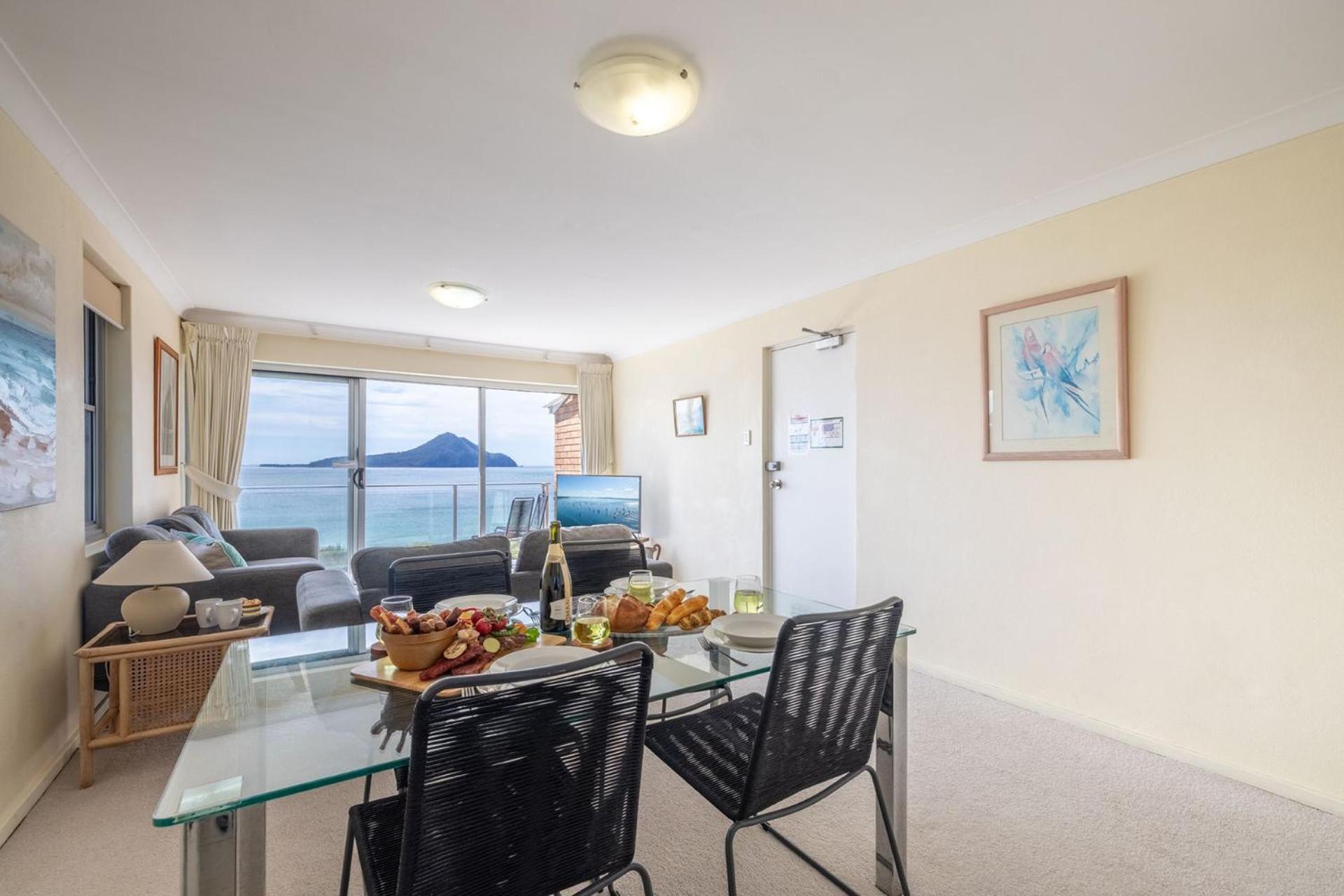Luskin 11 Stunning Water Views *