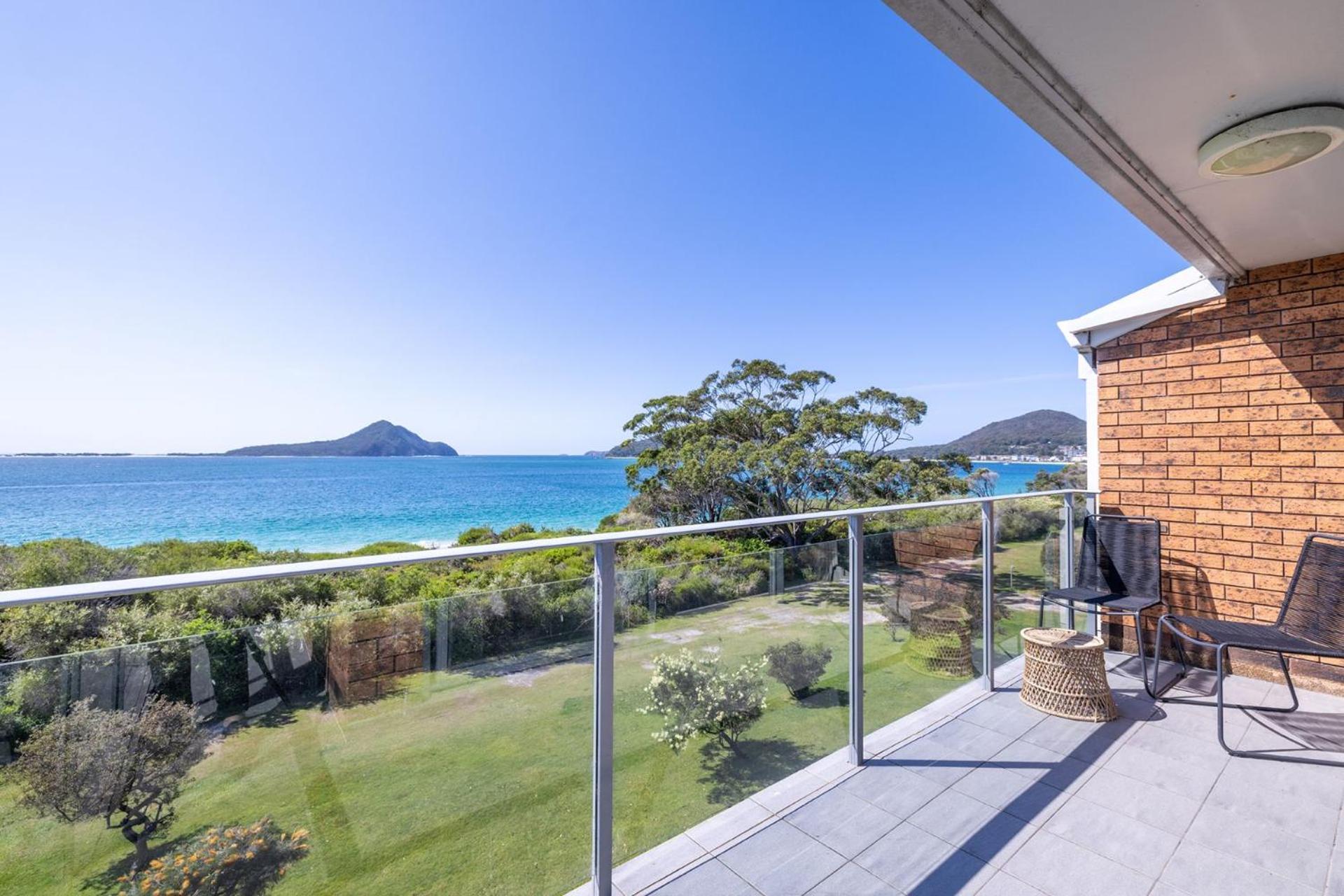 Luskin 11 Stunning Water Views