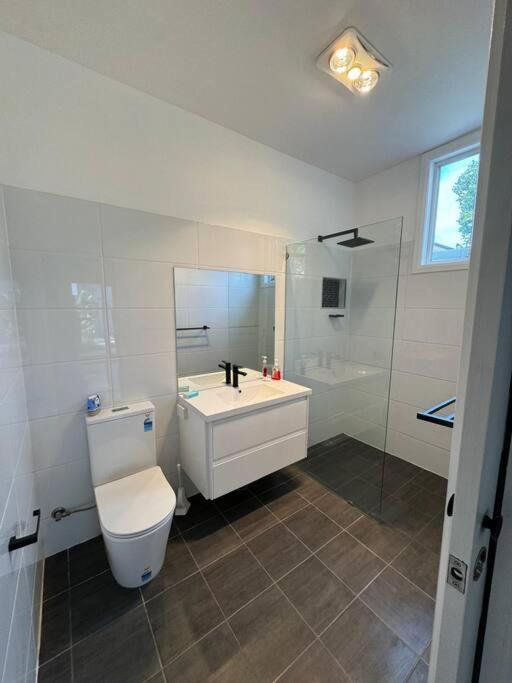 Villa Shoaly House - A Charming Coastal Escape
