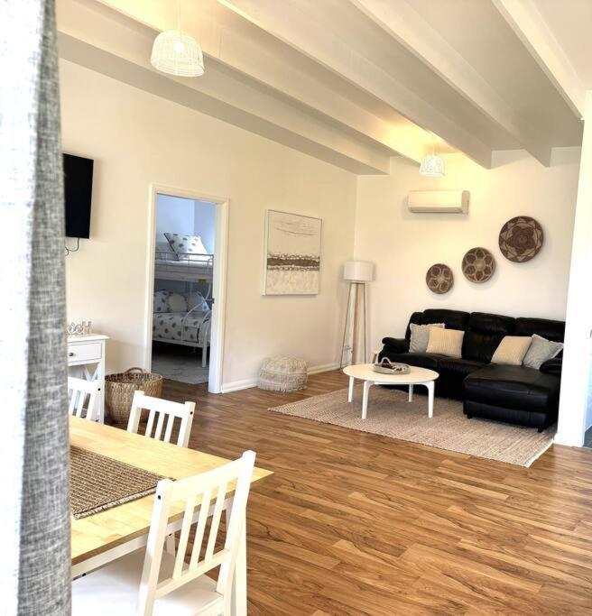 Villa Shoaly House - A Charming Coastal Escape Shoal Bay