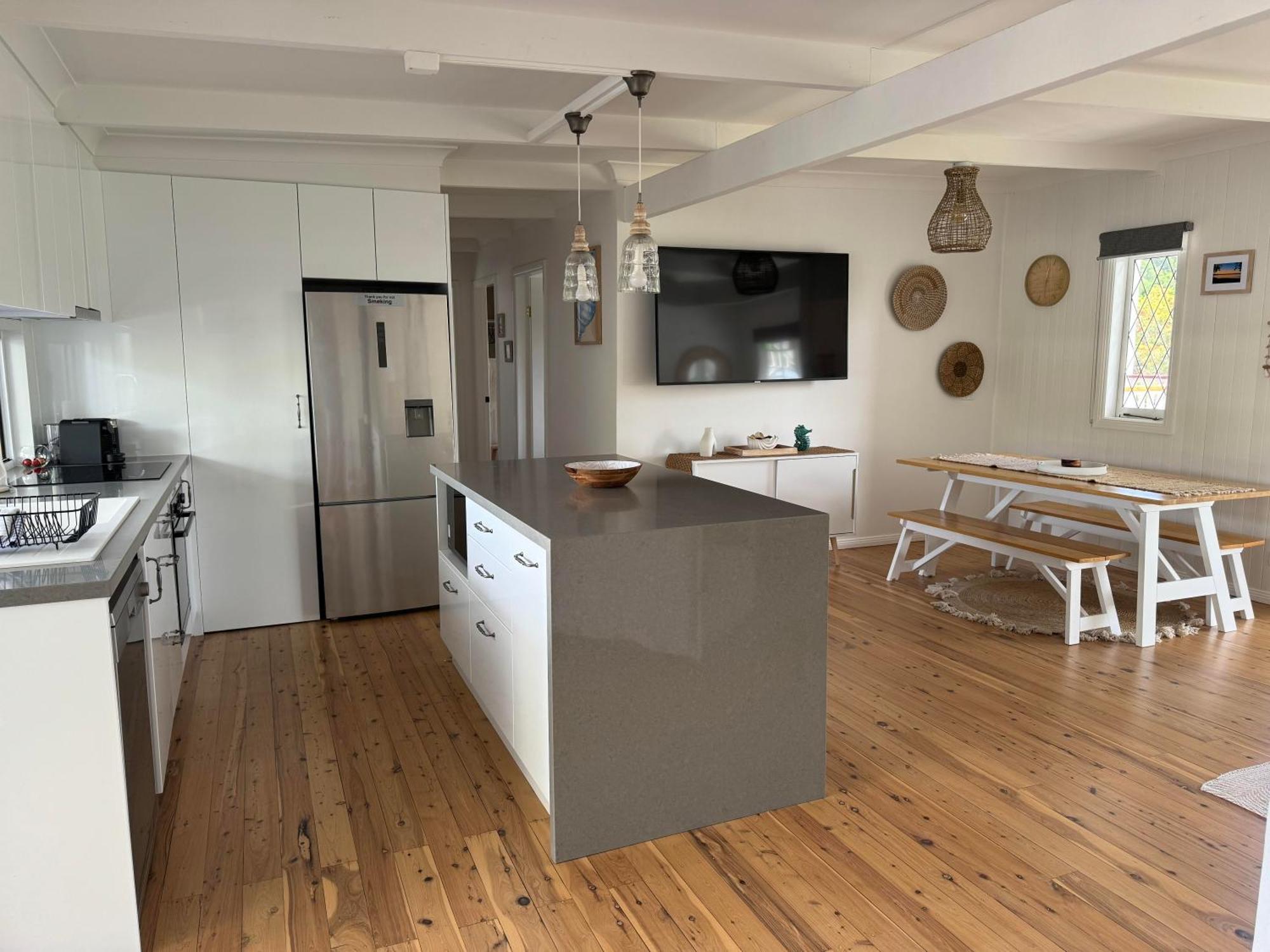Shoaly House - A Spacious Oasis Shoal Bay