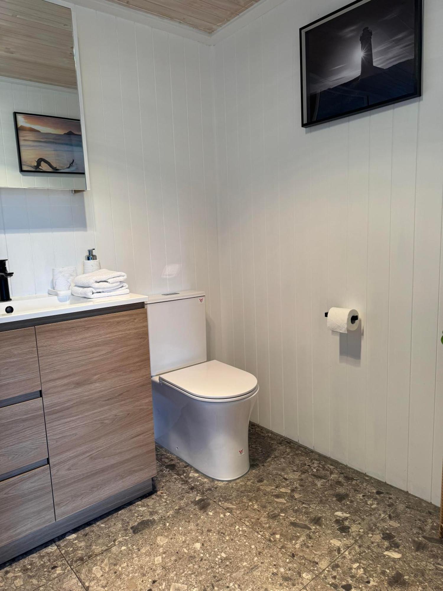 Shoaly House - A Spacious Oasis Holiday home *