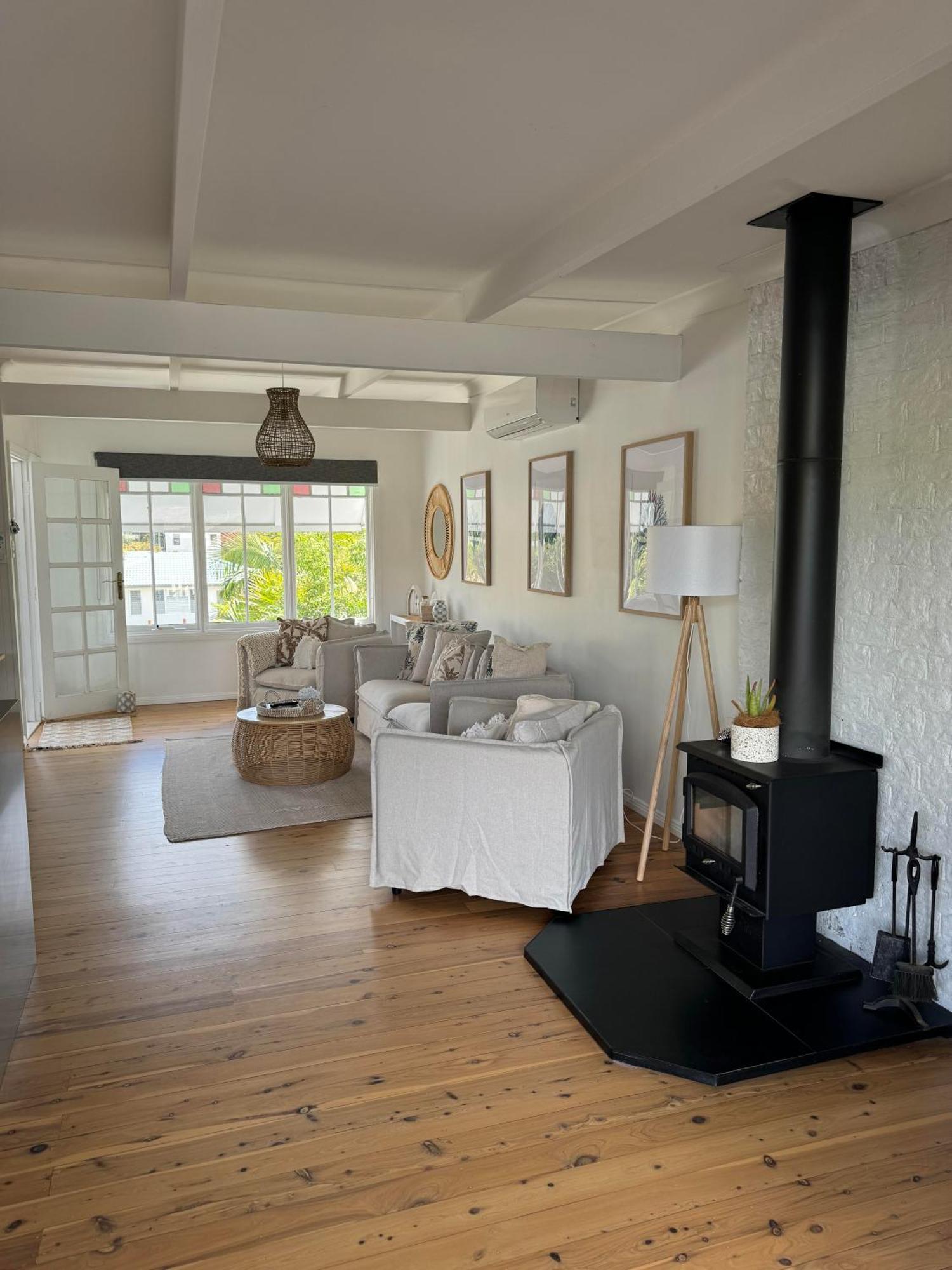 Shoaly House - A Spacious Oasis Holiday home