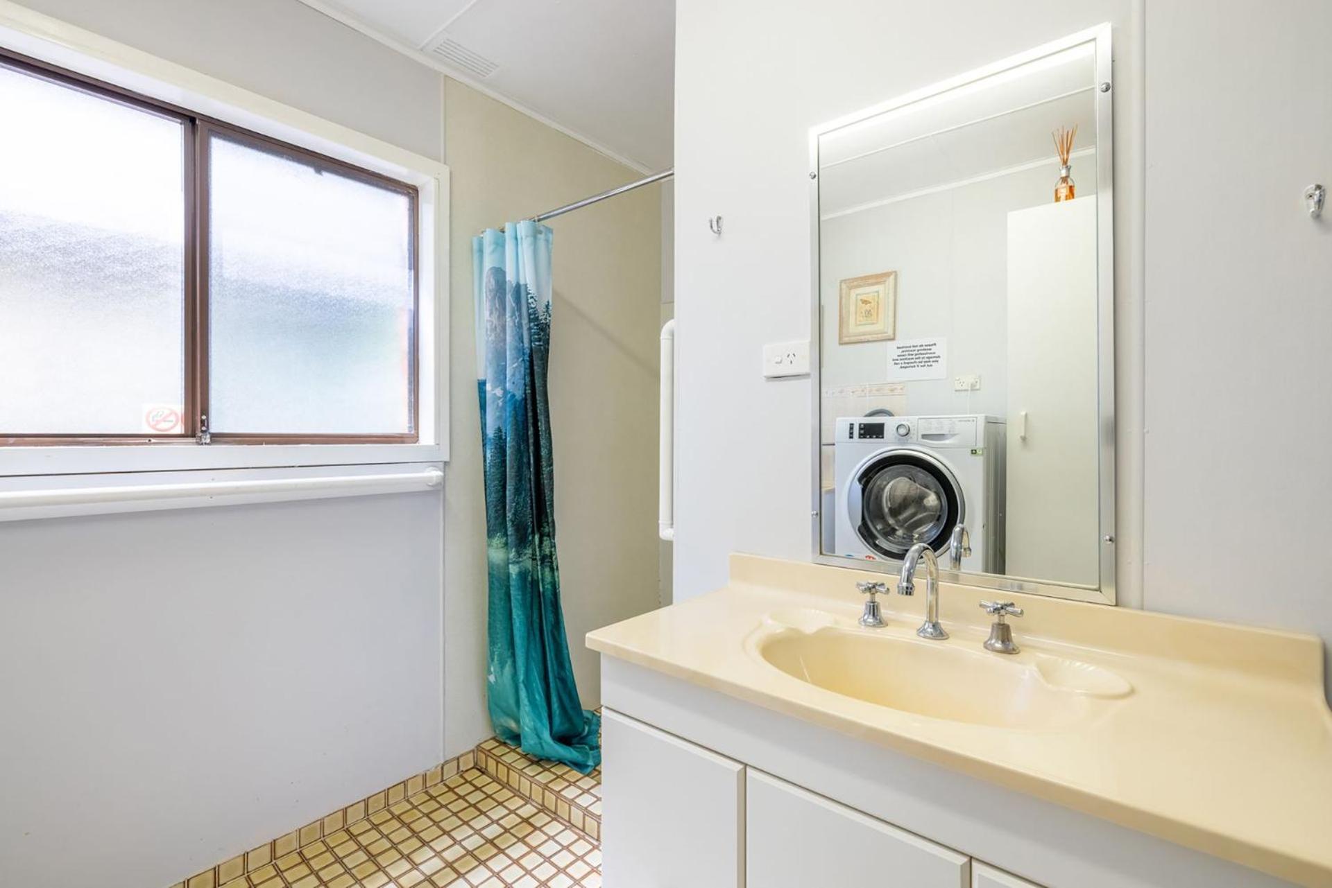 Lorikeet Retreat 2 Pet Friendly Air Conditioned House * Shoal Bay