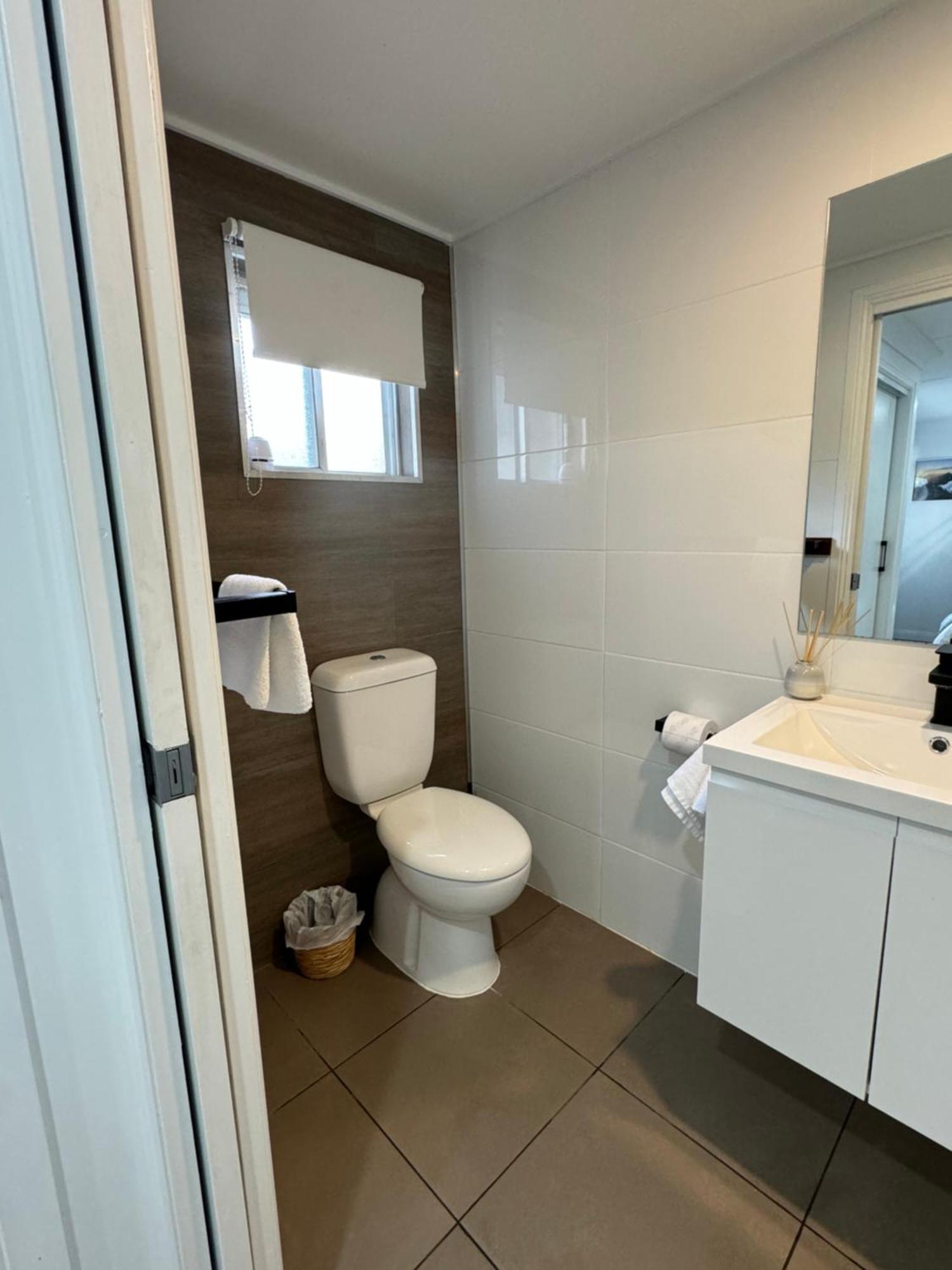 Shoaly House - A Spacious Oasis Holiday home *