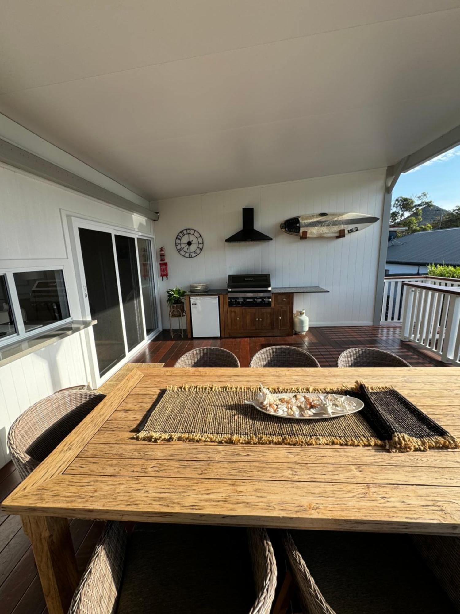 Shoaly House - A Spacious Oasis Holiday home *