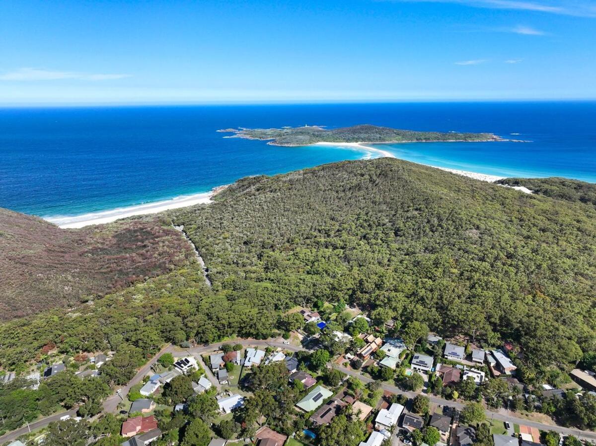 Hidden Retreat In - Walk To Box Beach - Firepit