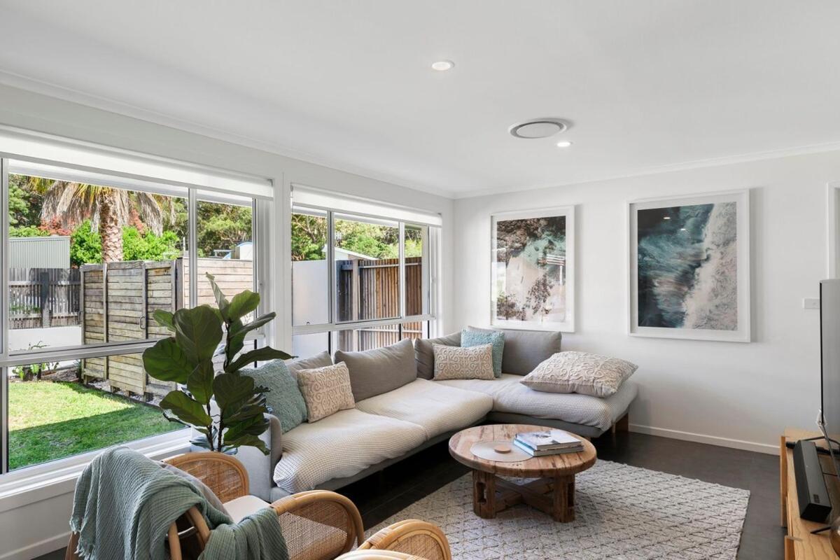 Hidden Retreat In - Walk To Box Beach - Firepit Holiday home *