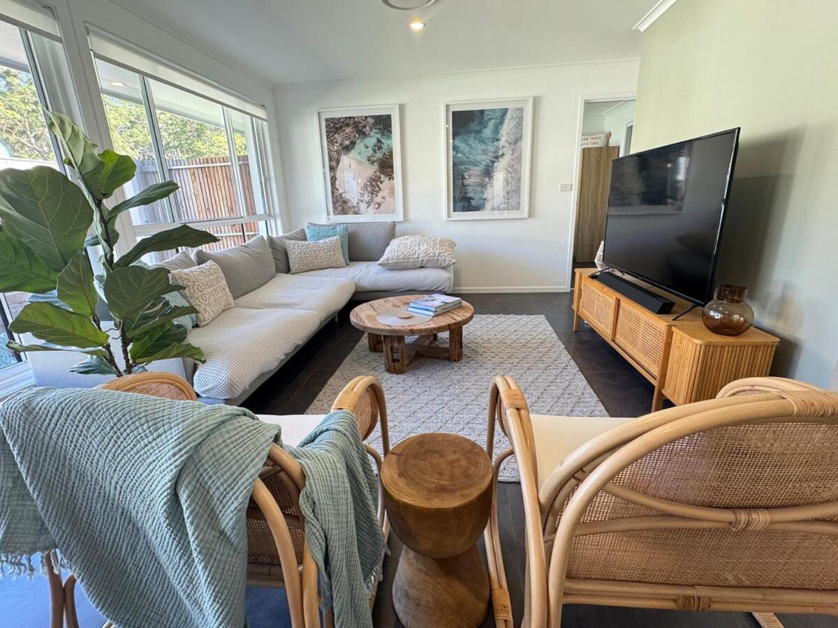 Hidden Retreat In - Walk To Box Beach - Firepit Holiday home Shoal Bay