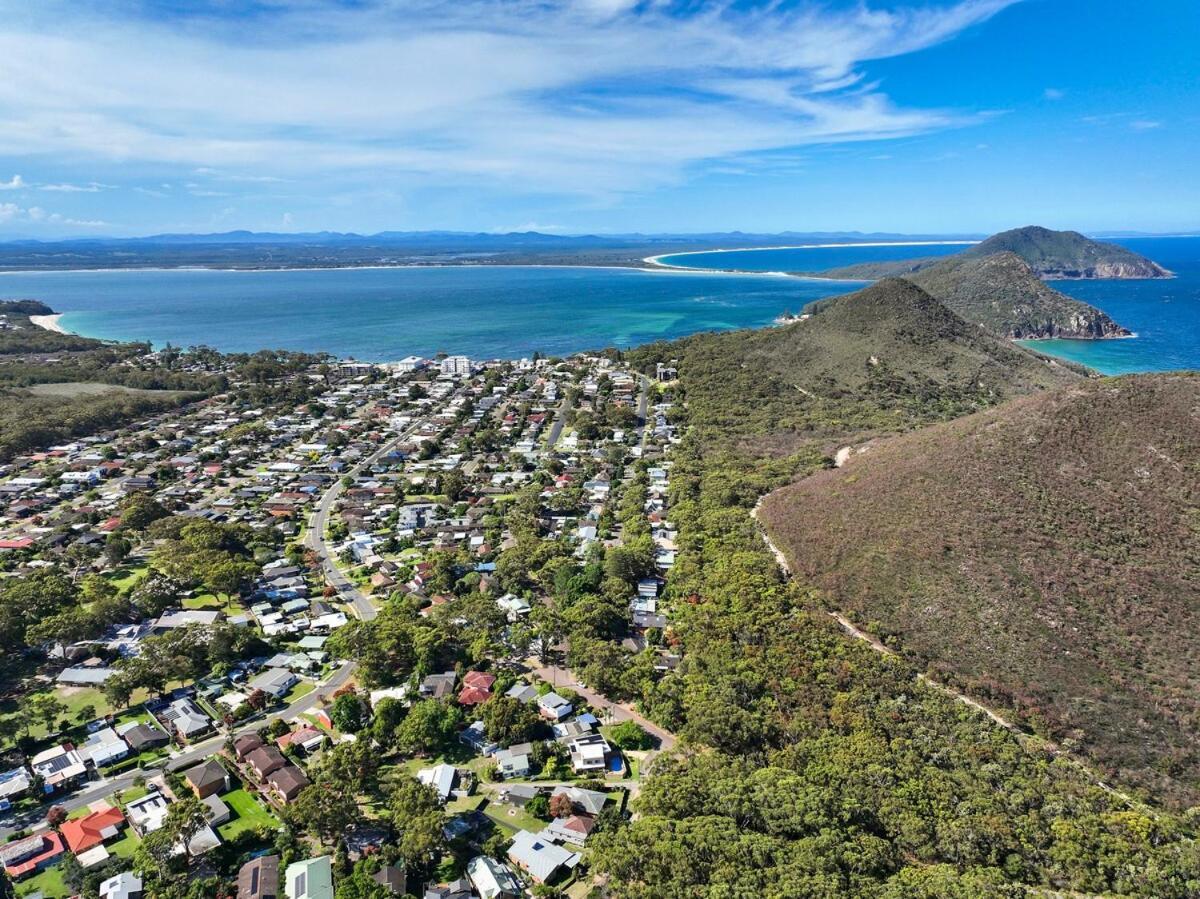 Hidden Retreat In - Walk To Box Beach - Firepit Holiday home *