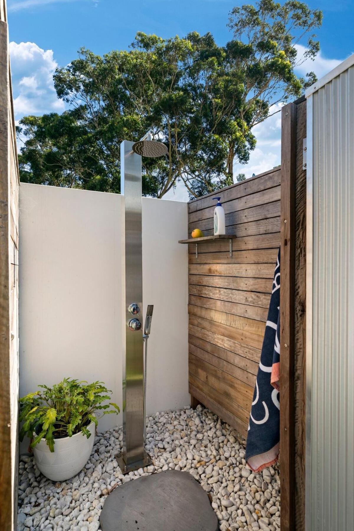 Hidden Retreat In - Walk To Box Beach - Firepit Holiday home