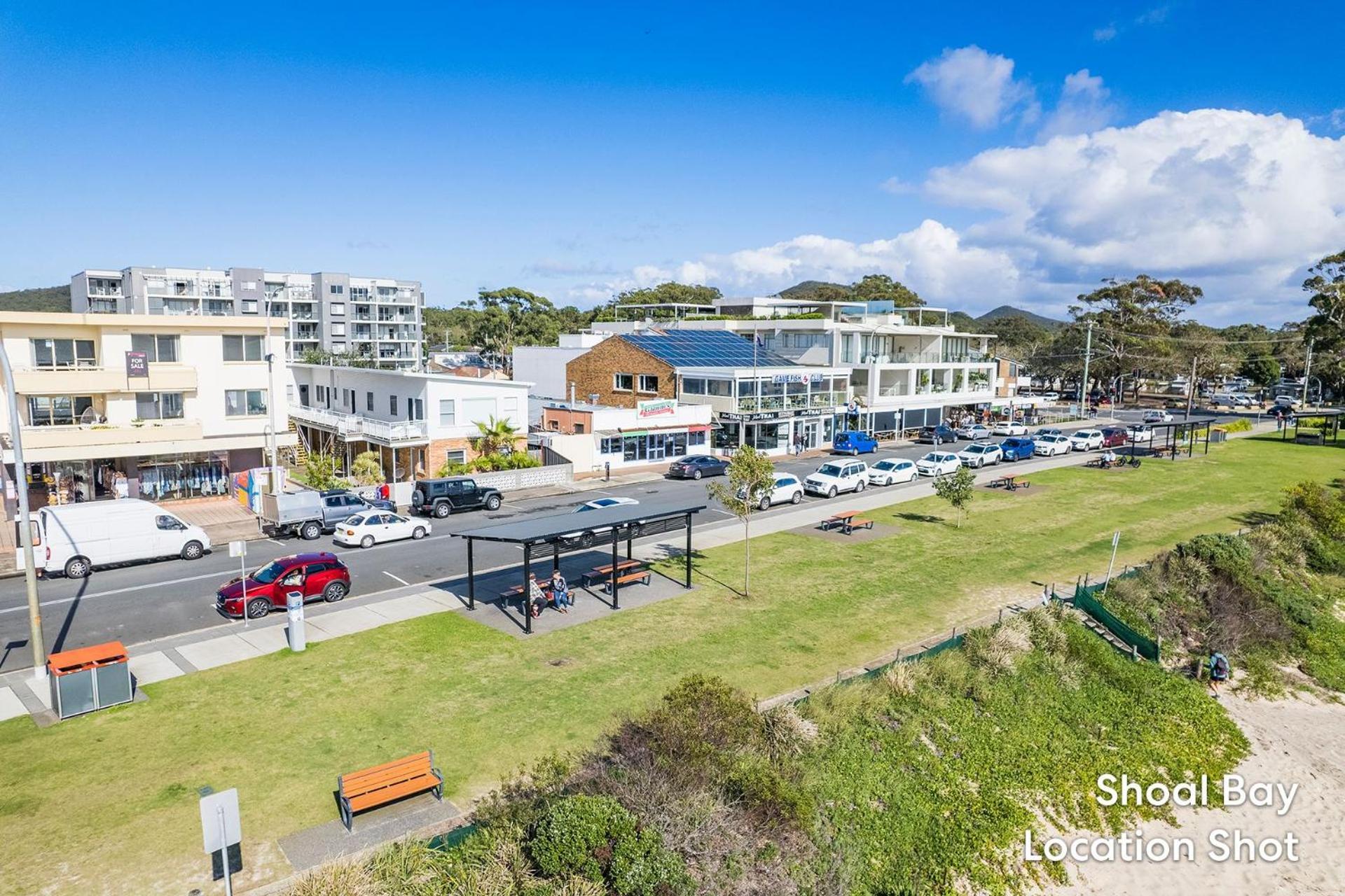 Holiday home East Belmont, 38 Tomaree Rd - Spa, Linen, Wi-fi, Air Con , Games
