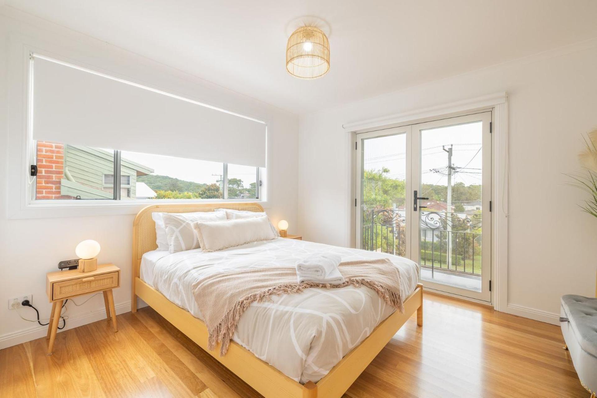 Holiday home East Belmont, 38 Tomaree Rd - Spa, Linen, Wi-fi, Air Con , Games *