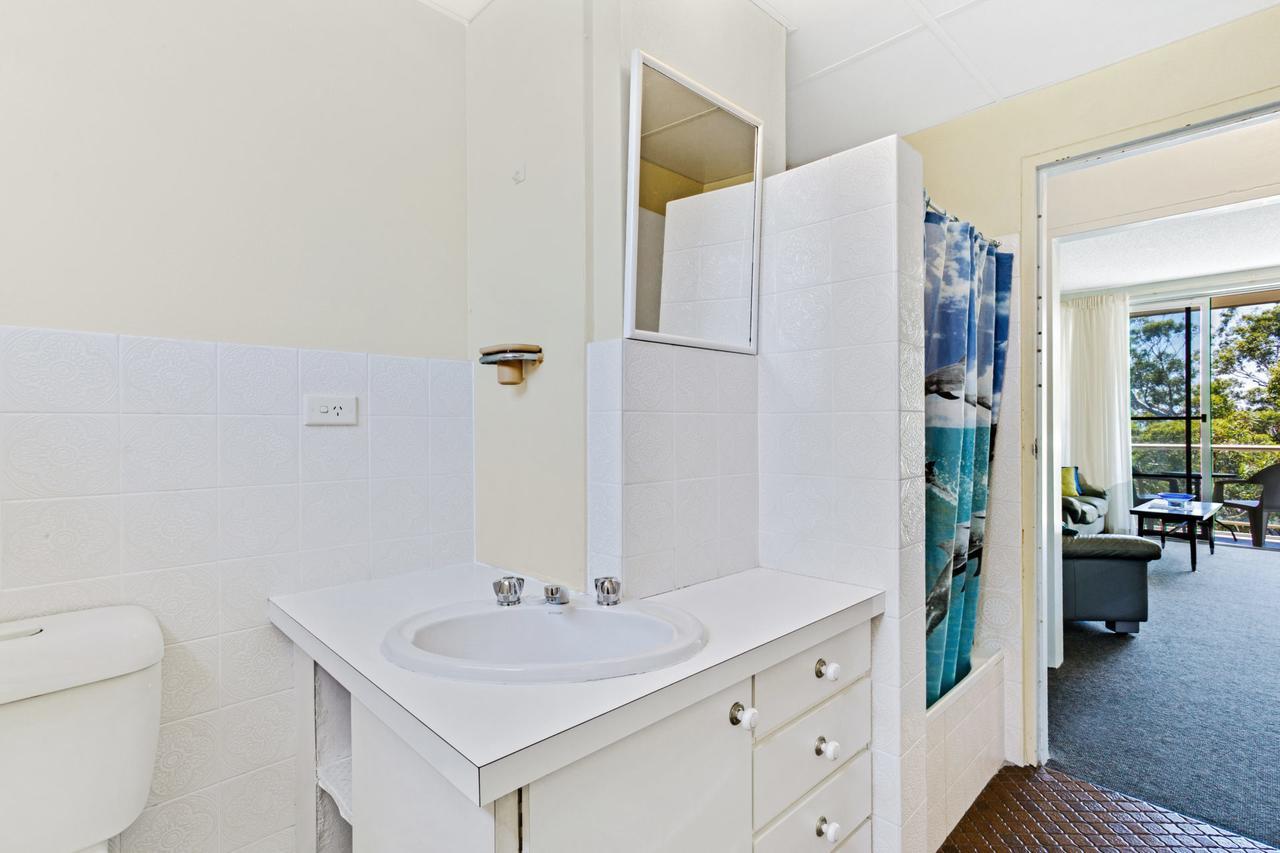 Ronald Avenue, Blue Waters, Unit 04, 59 Apartment *