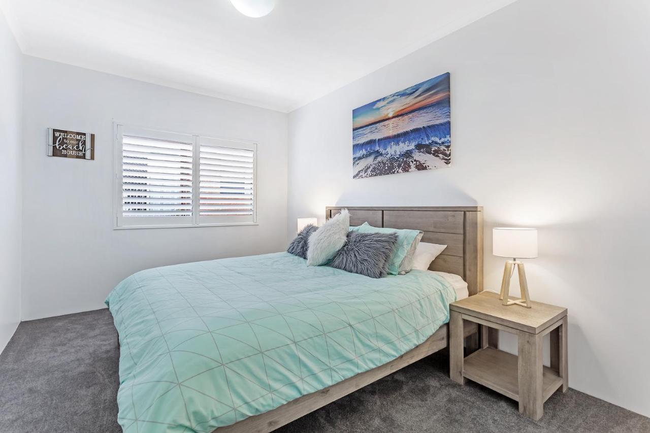 Apartment Zenith Unit 7 - *