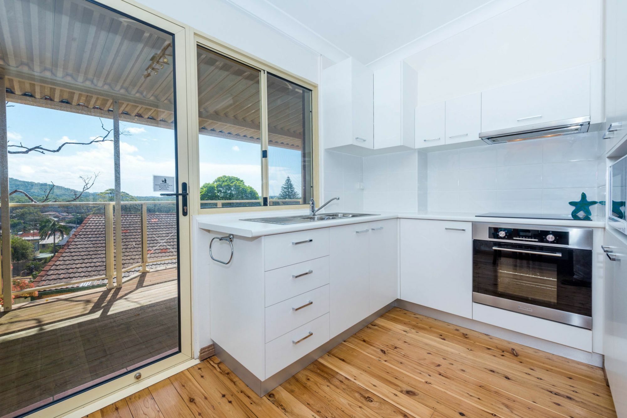 Apartment Victor Pde Unit 3/2 - *