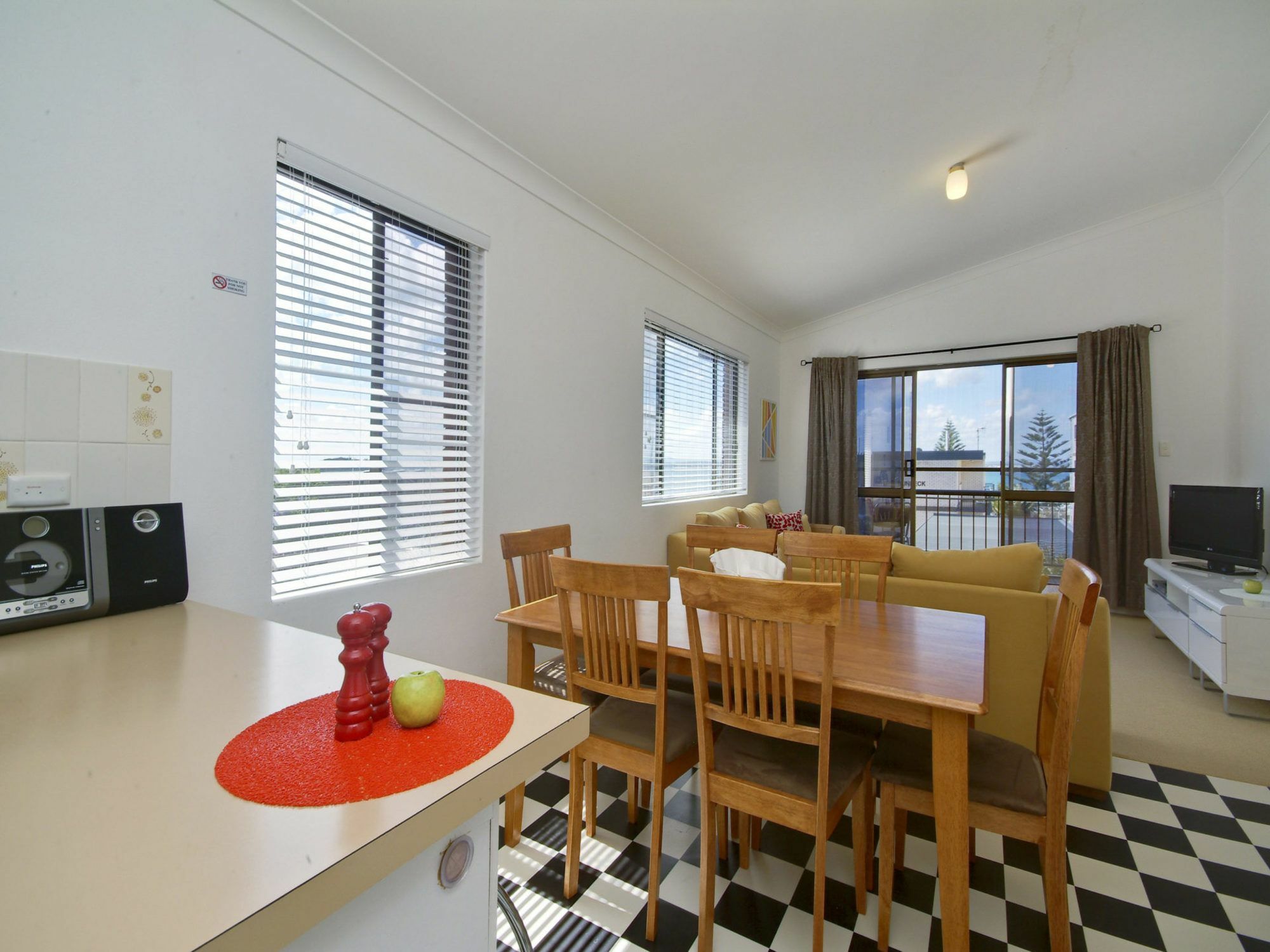 Ronald Ave, Bahia, Unit 06, 47 Apartment