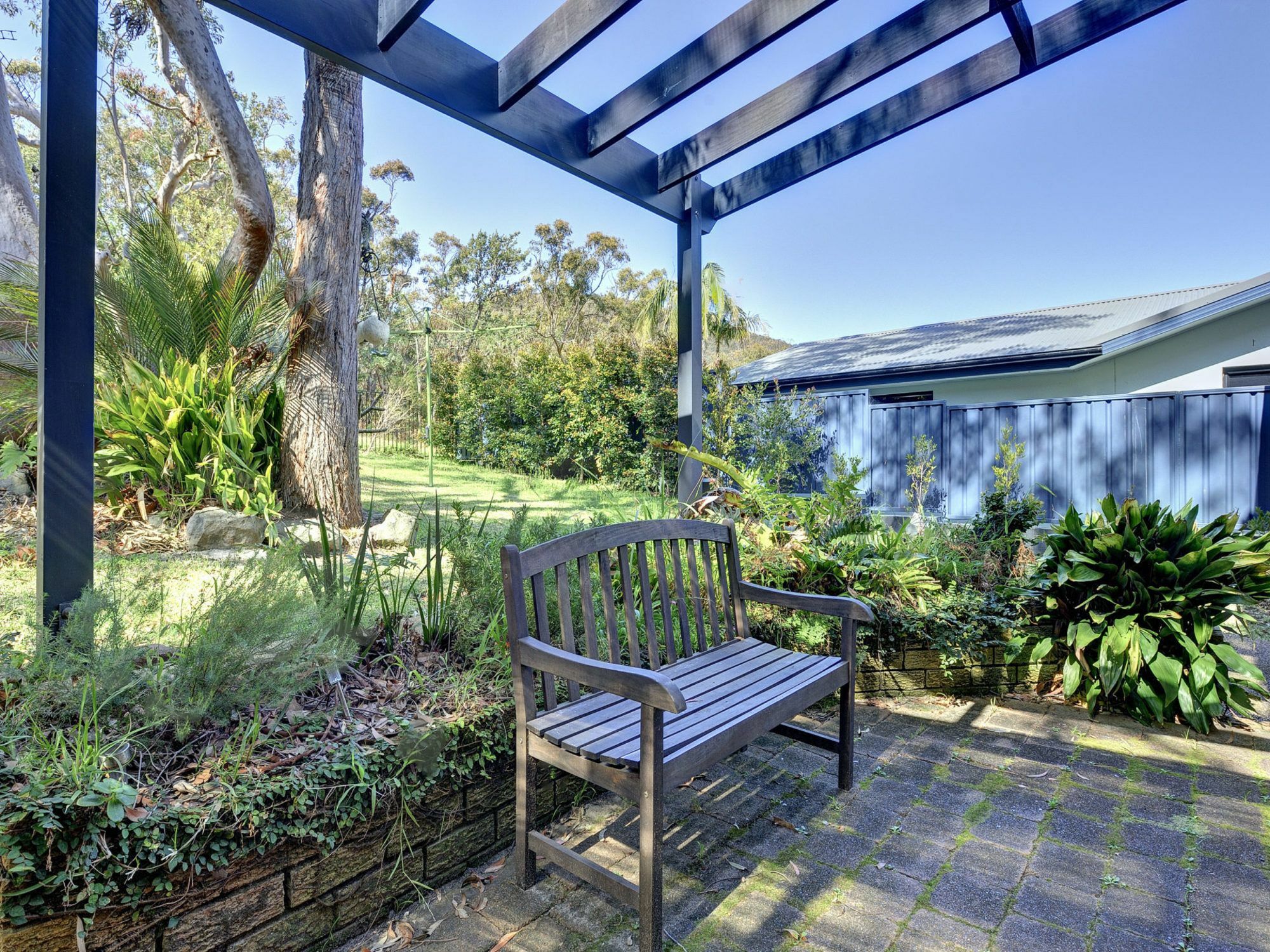 Ronald Avenue, 101, Sea Behind The Trees *
