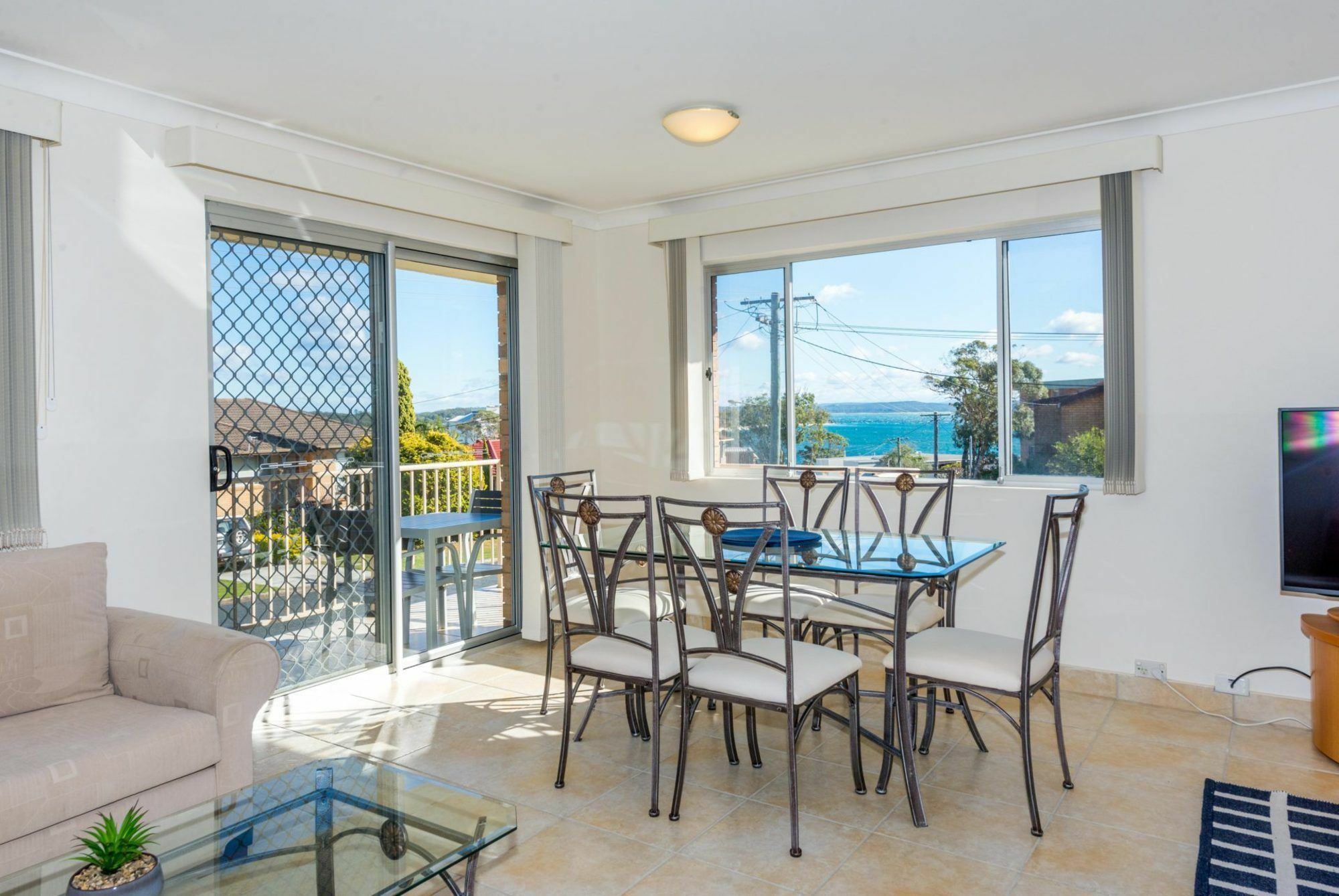 Apartment Ronald Avenue 1/65 -