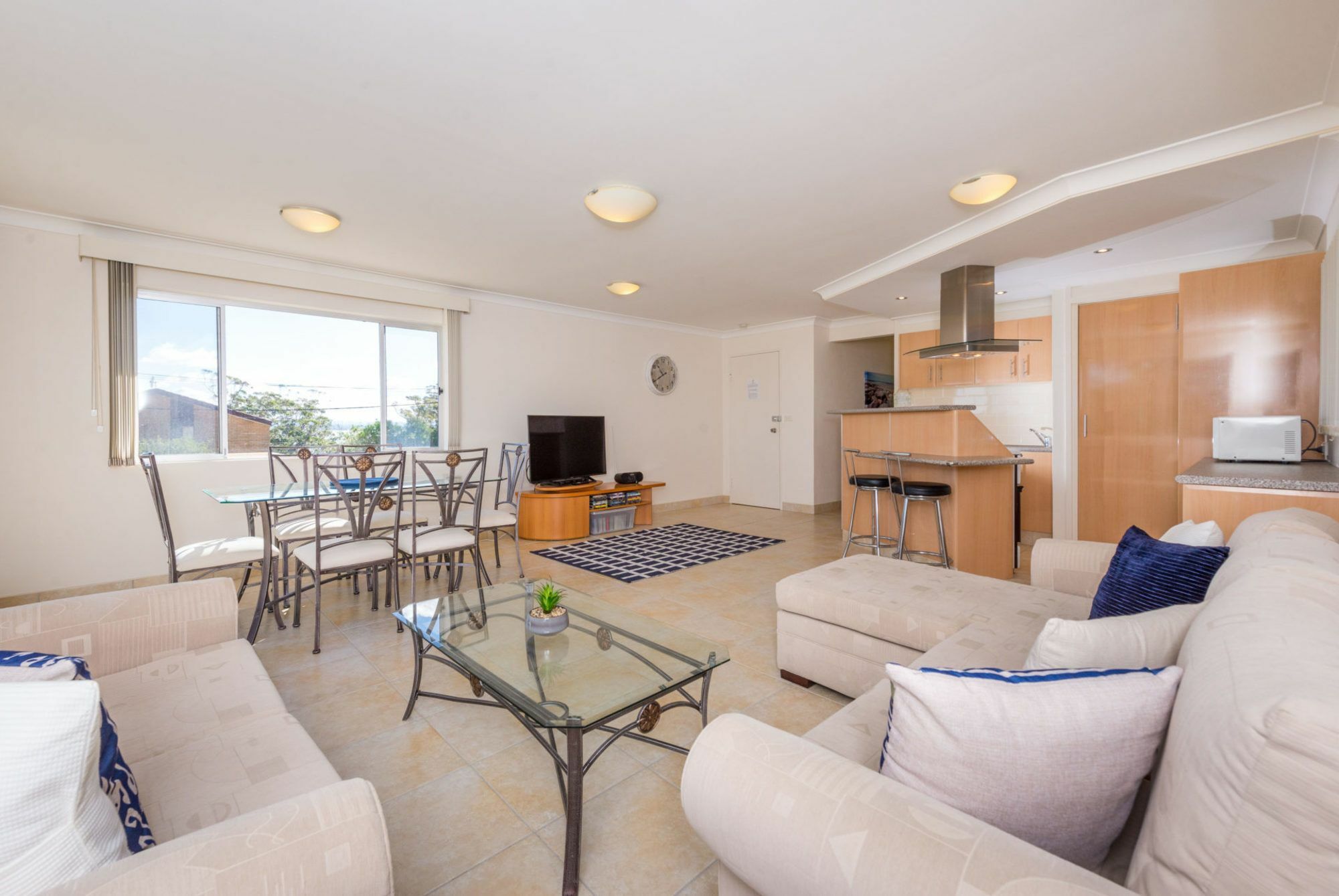 Ronald Avenue 1/65 -