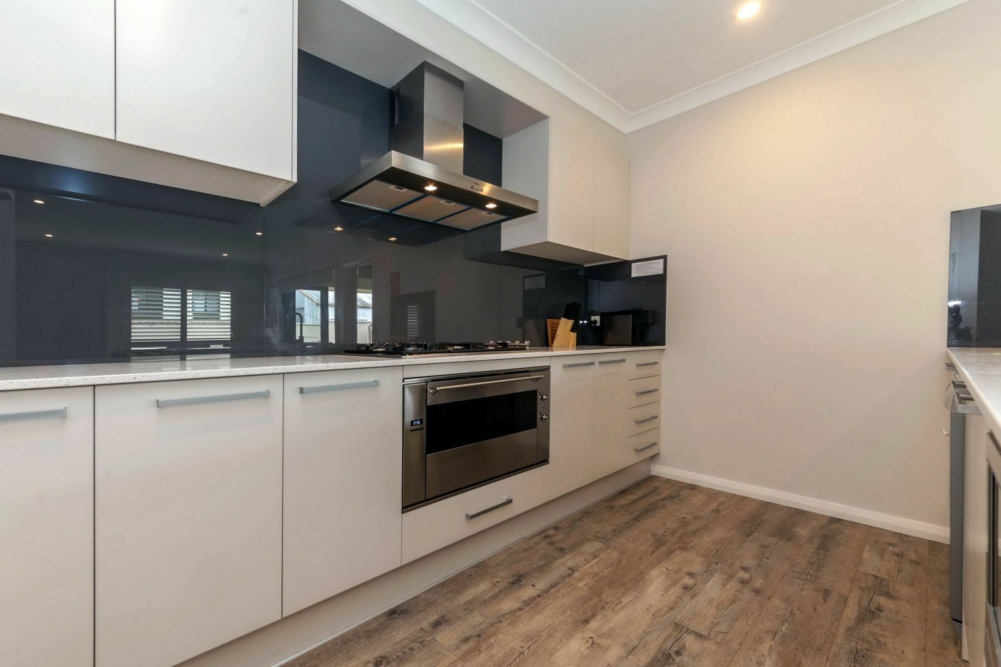 Tomaree Road, 19 'the Cottage'