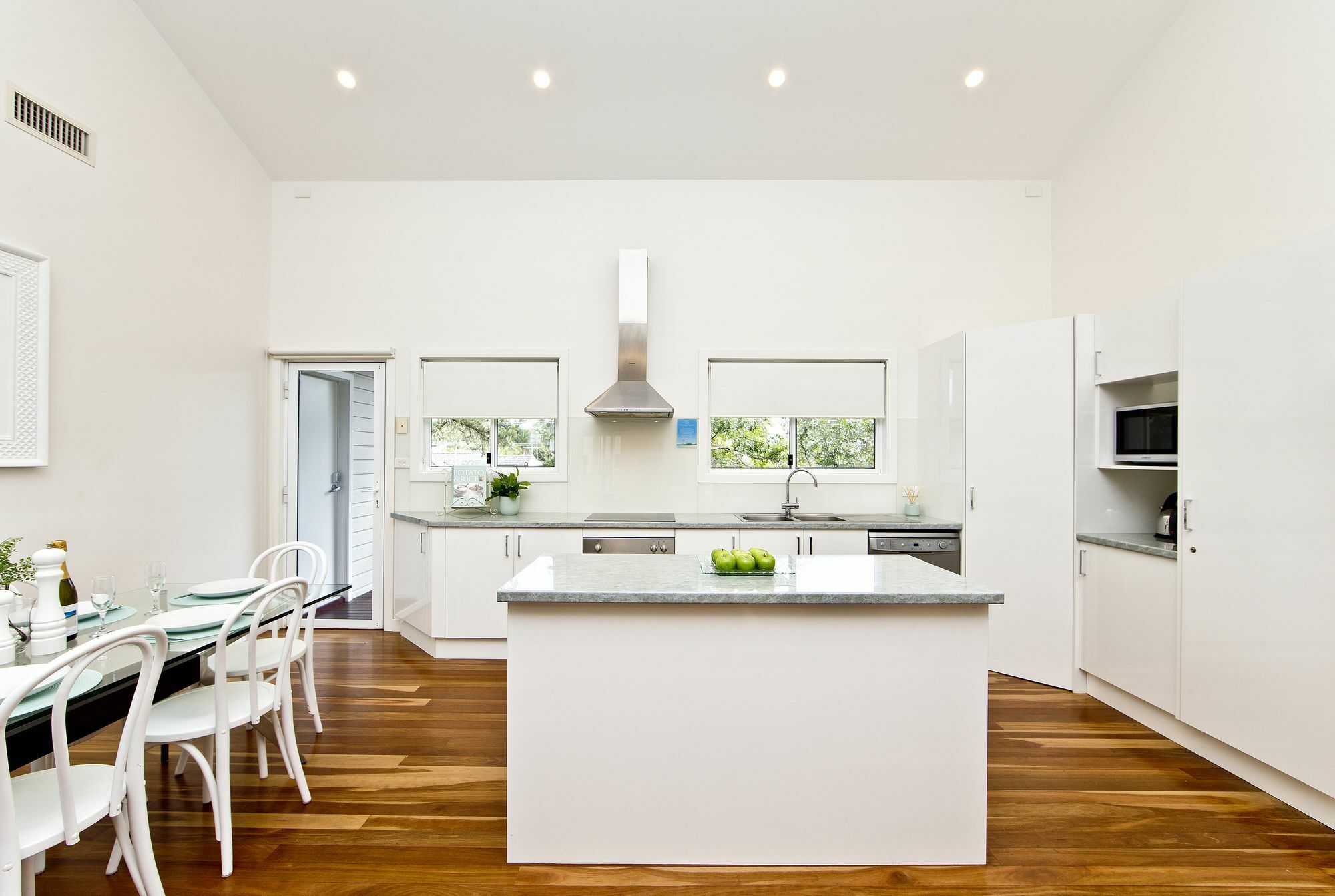 Apartment Shells Coastal House Shoal Bay