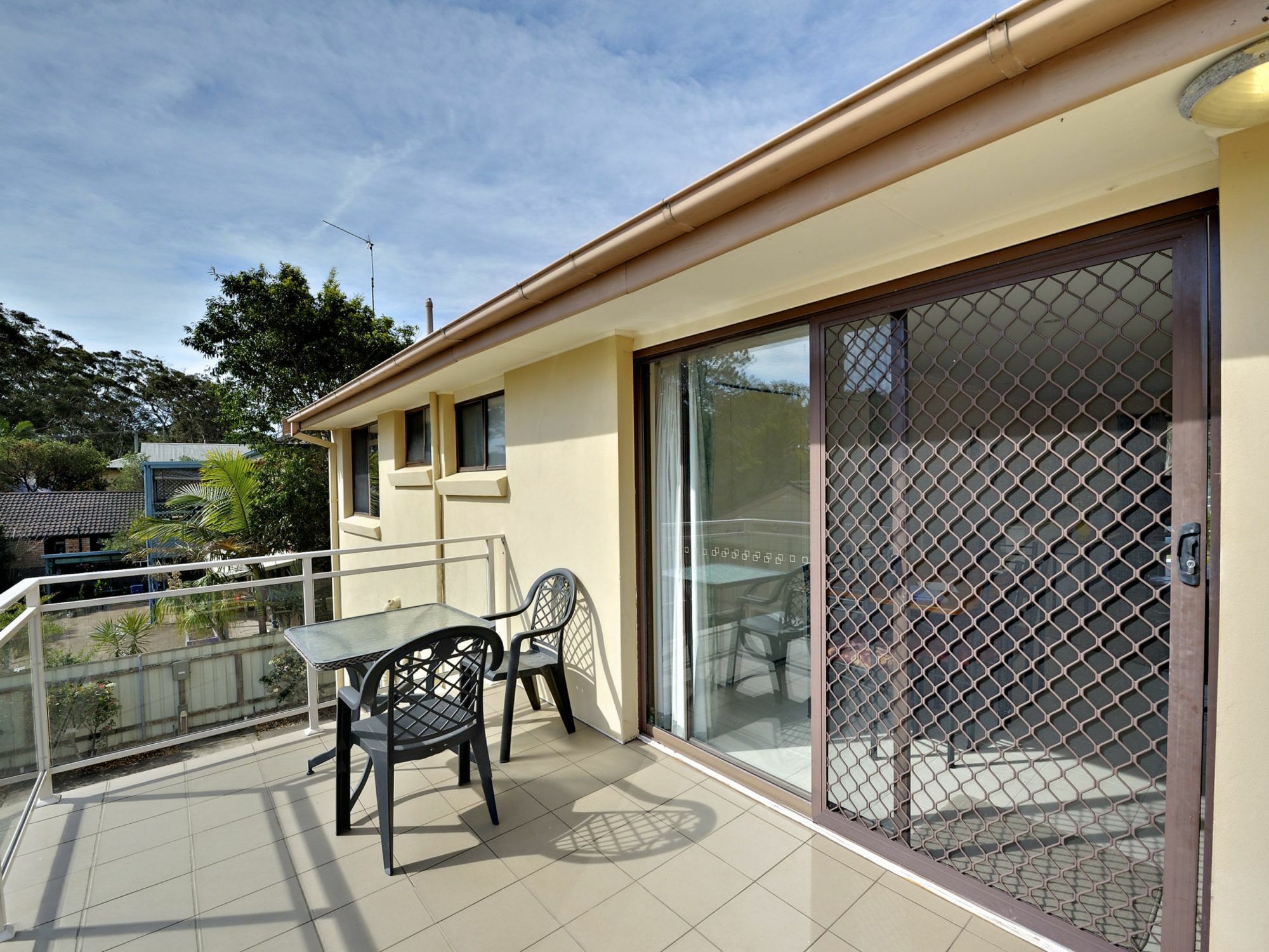 Government Road, 16a, The Breakers Apartment *