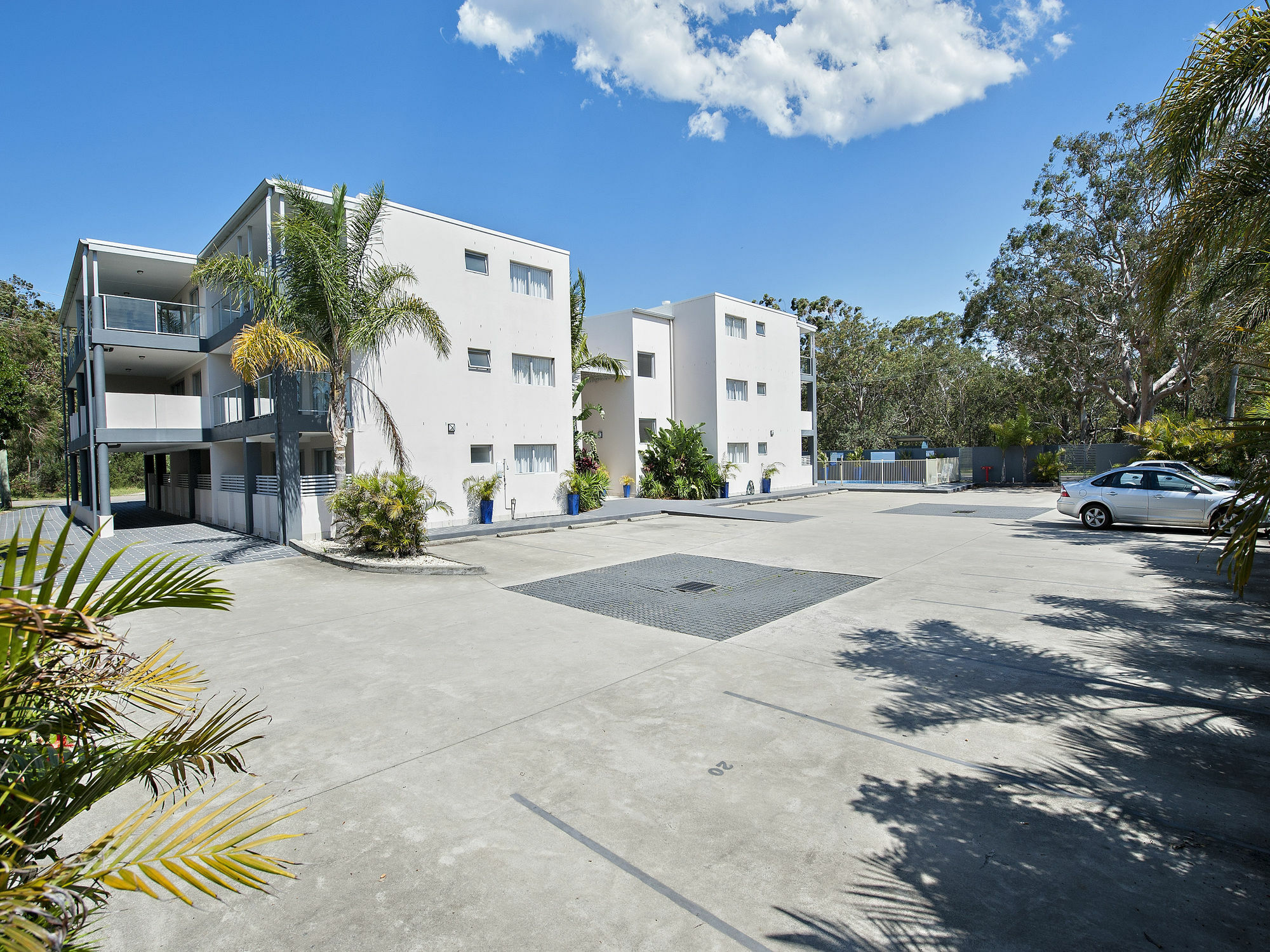 Beachclub Apartment Shoal Bay
