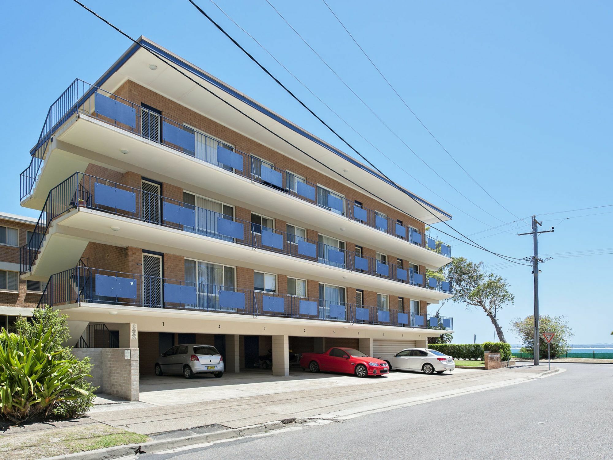Shoal Towers, Unit 2/11 Road Apartment Shoal Bay