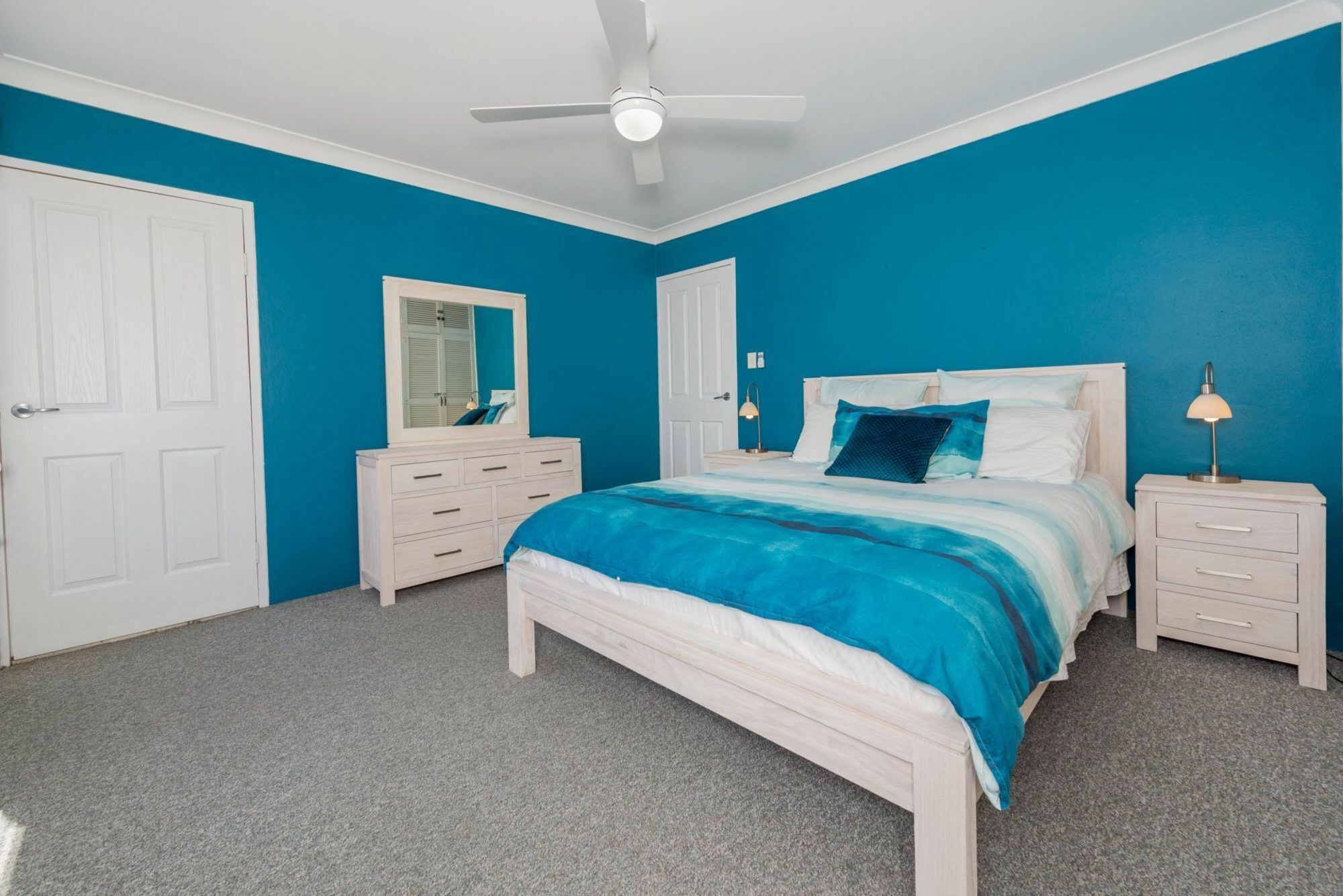 Apartment Sundeck Unit 7 - Shoal Bay