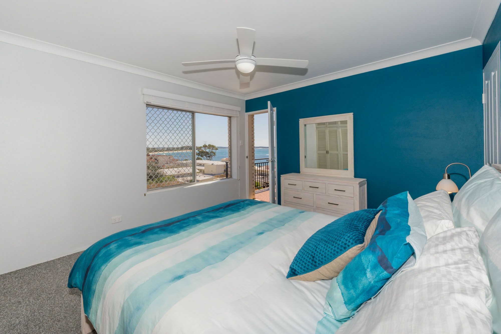 Apartment Sundeck Unit 7 - *