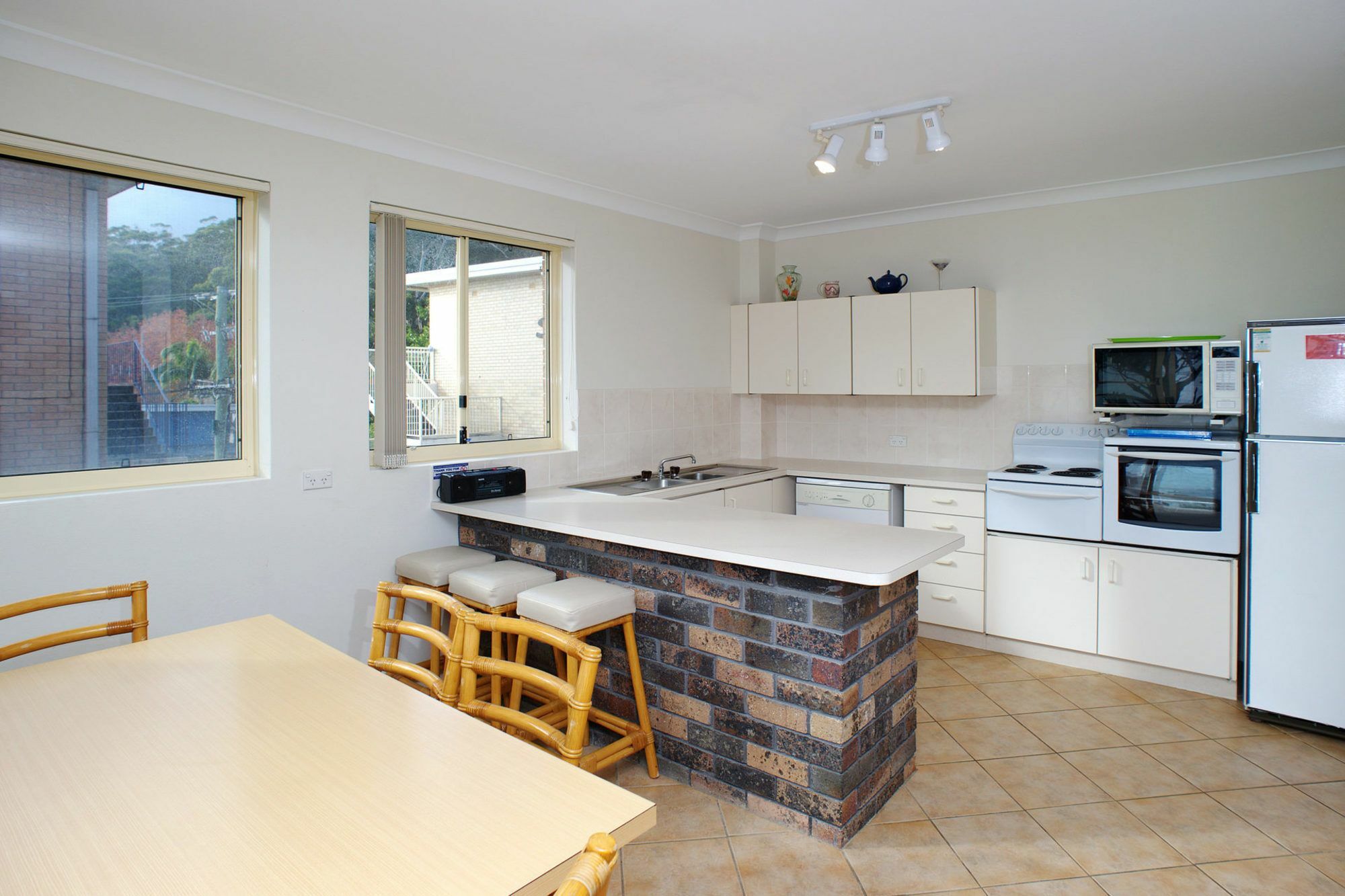 Apartment South Pacific Unit 9 -