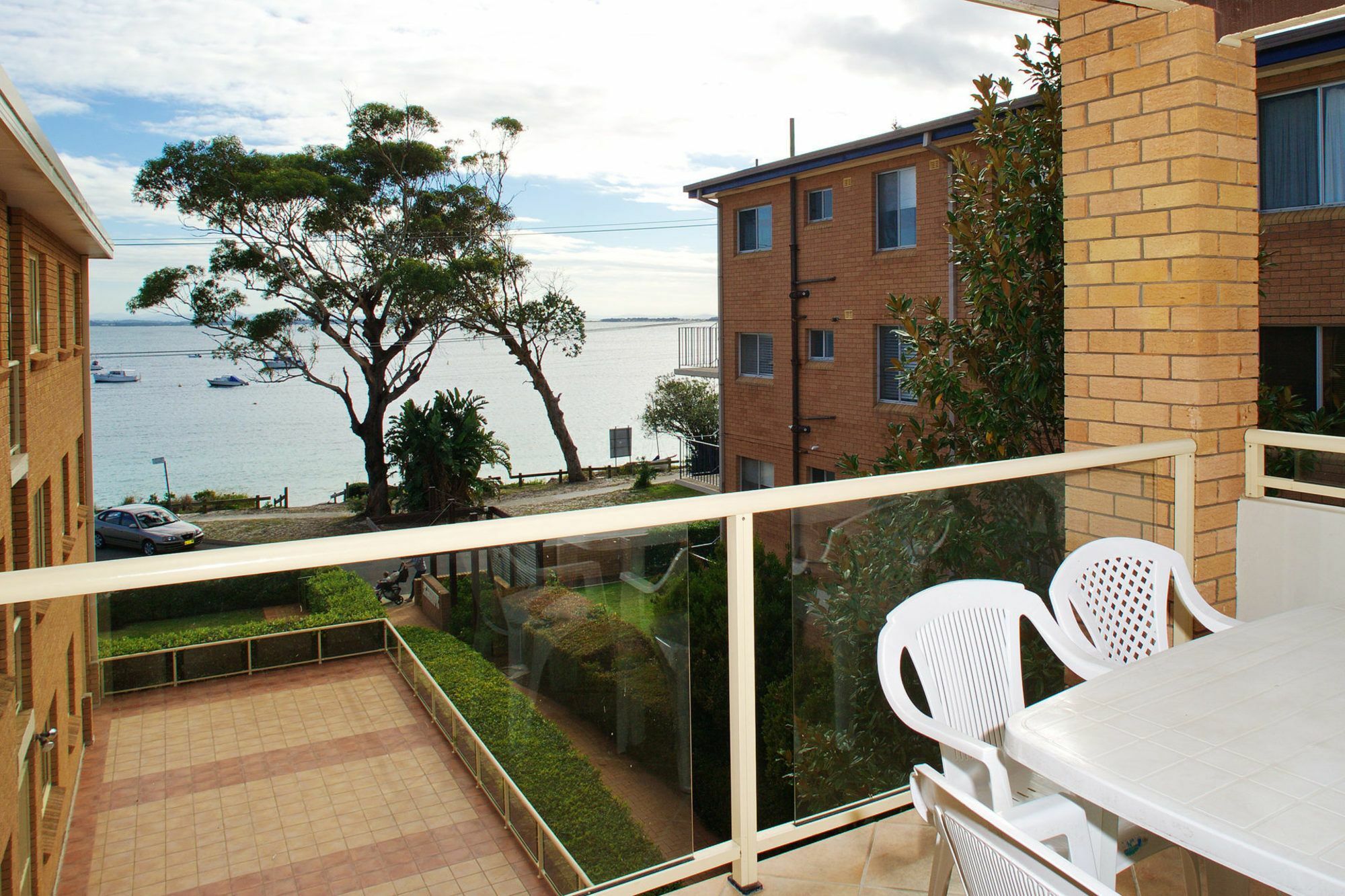 Apartment South Pacific Unit 9 - *