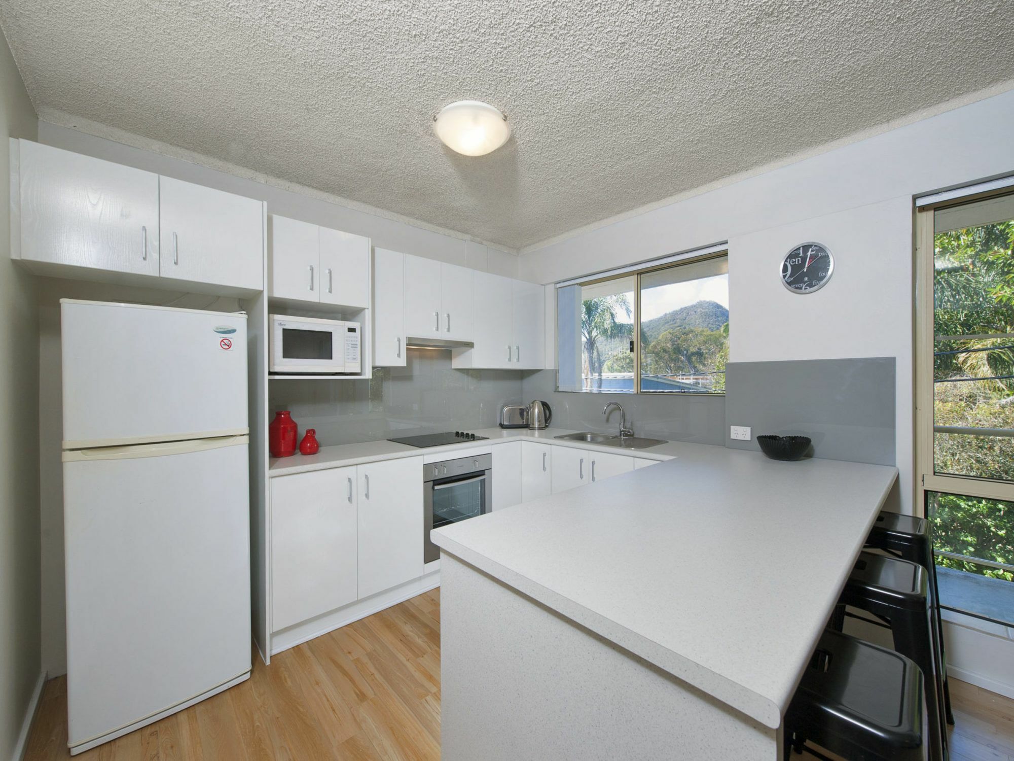 Shoal Court, Unit 04/7 Lillian Street Apartment