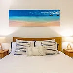Bay Getaway 1 Fantastic Bay Holiday Unit With Water Views