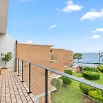 Bella Vista Unit 20 19 Shoal Bay Road