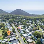 Lorikeet Retreat 2 Pet Friendly Air Conditioned Holiday House