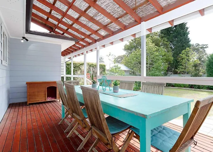 Rubys Retreat, 44 Achilles Street - Pet Friendly, Aircon, Wifi & Boat Parking