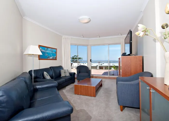 Messines Street, Breakwater Apartment, 104