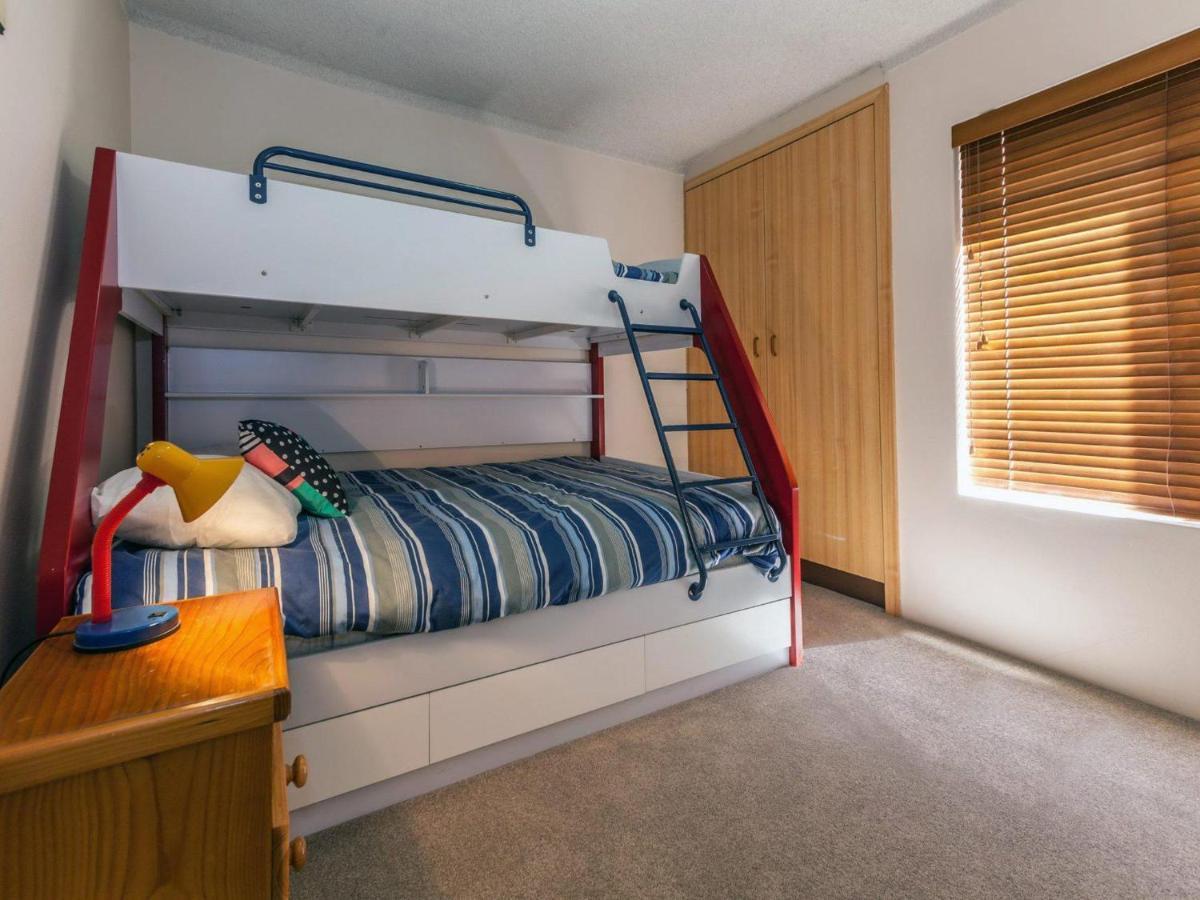 Apartment Bay Parklands 28 Pool Tennis Court And Stunning Views *