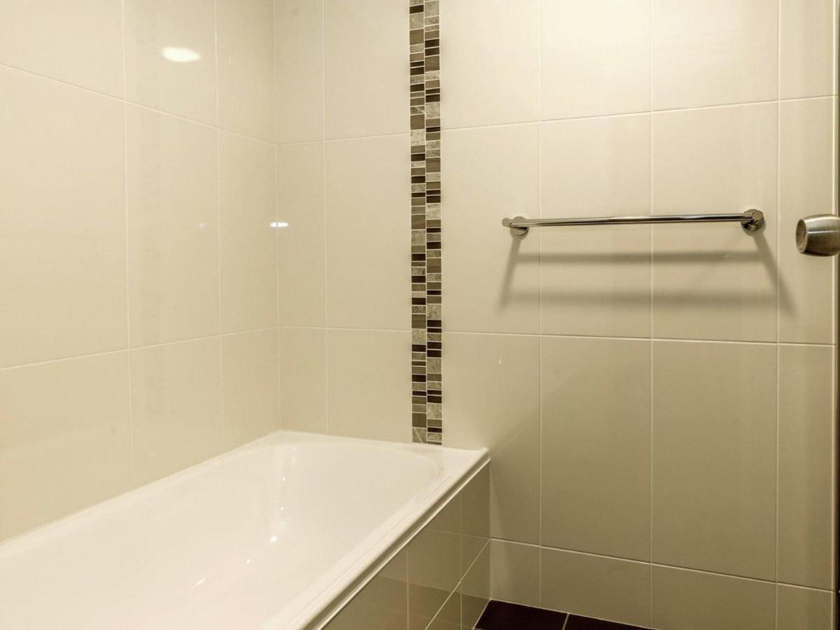 Apartment Bay Parklands 28 Pool Tennis Court And Stunning Views *
