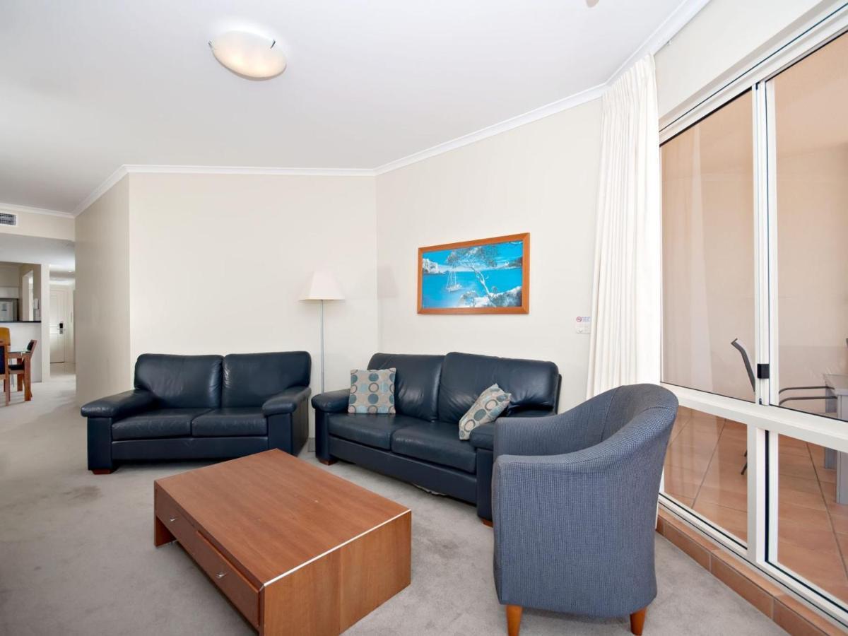 Messines Street, Breakwater Apartment, 104 *