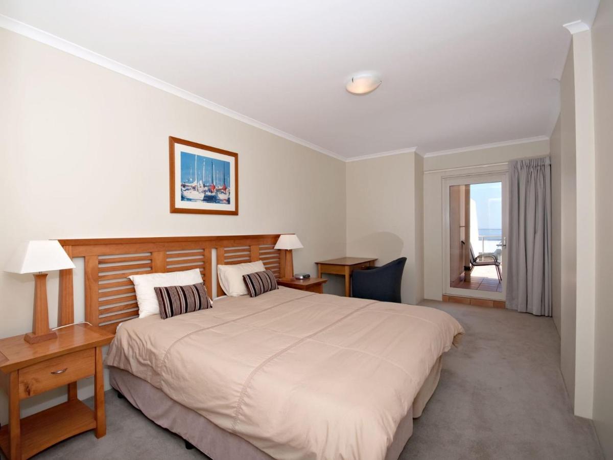 Messines Street, Breakwater Apartment, 104 Apartment