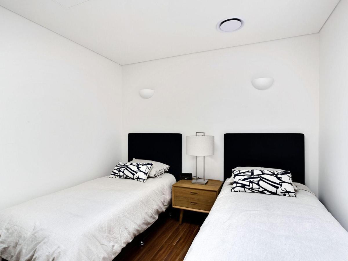 The Shoal, Unit 510/4-8 Bullecourt Street Apartment