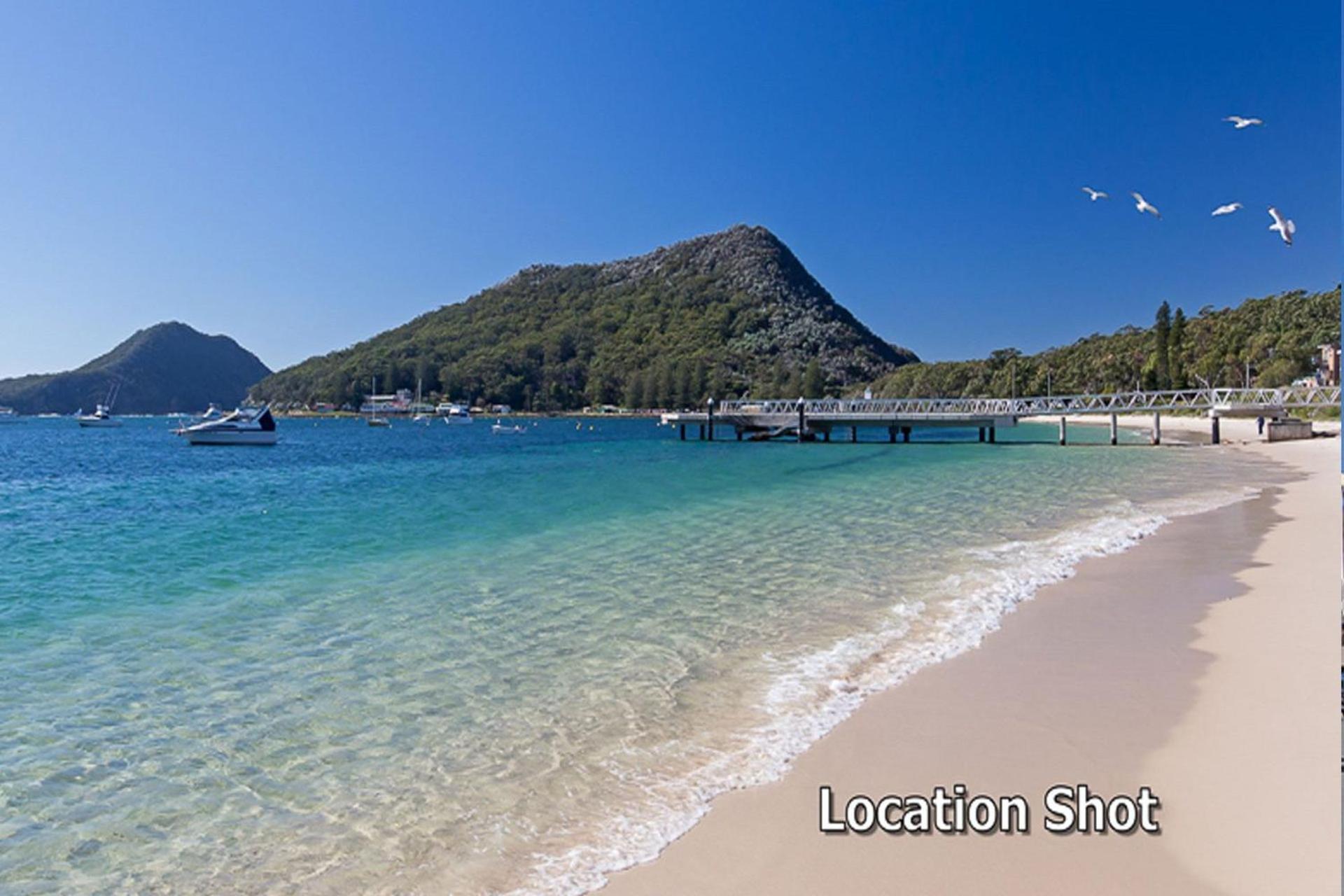 Holiday home Nordic House, 49 Tomaree Rd - Pet Friendly House Over 2 Levels Shoal Bay