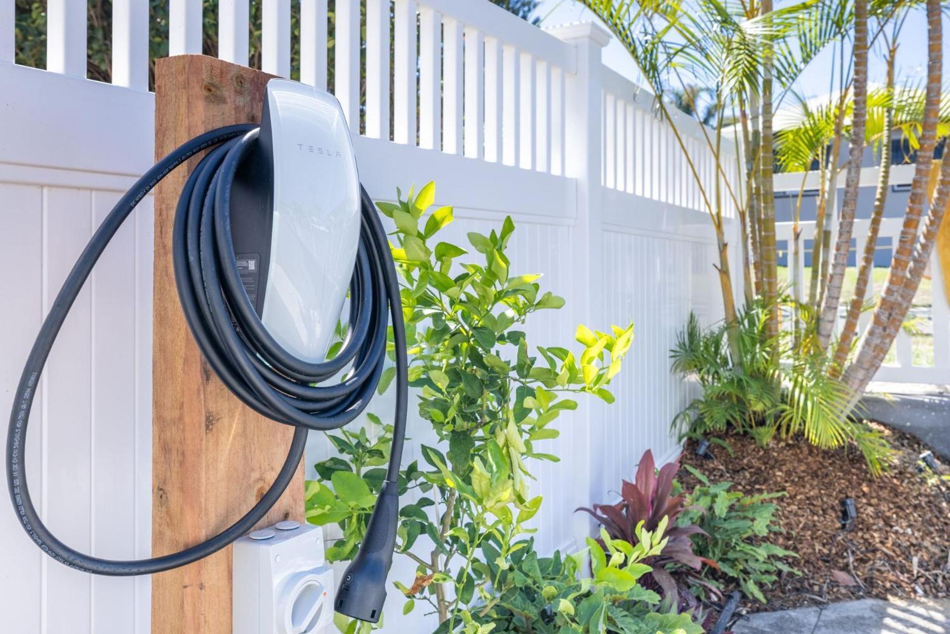 Nordic House, 49 Tomaree Rd - Pet Friendly House Over 2 Levels *