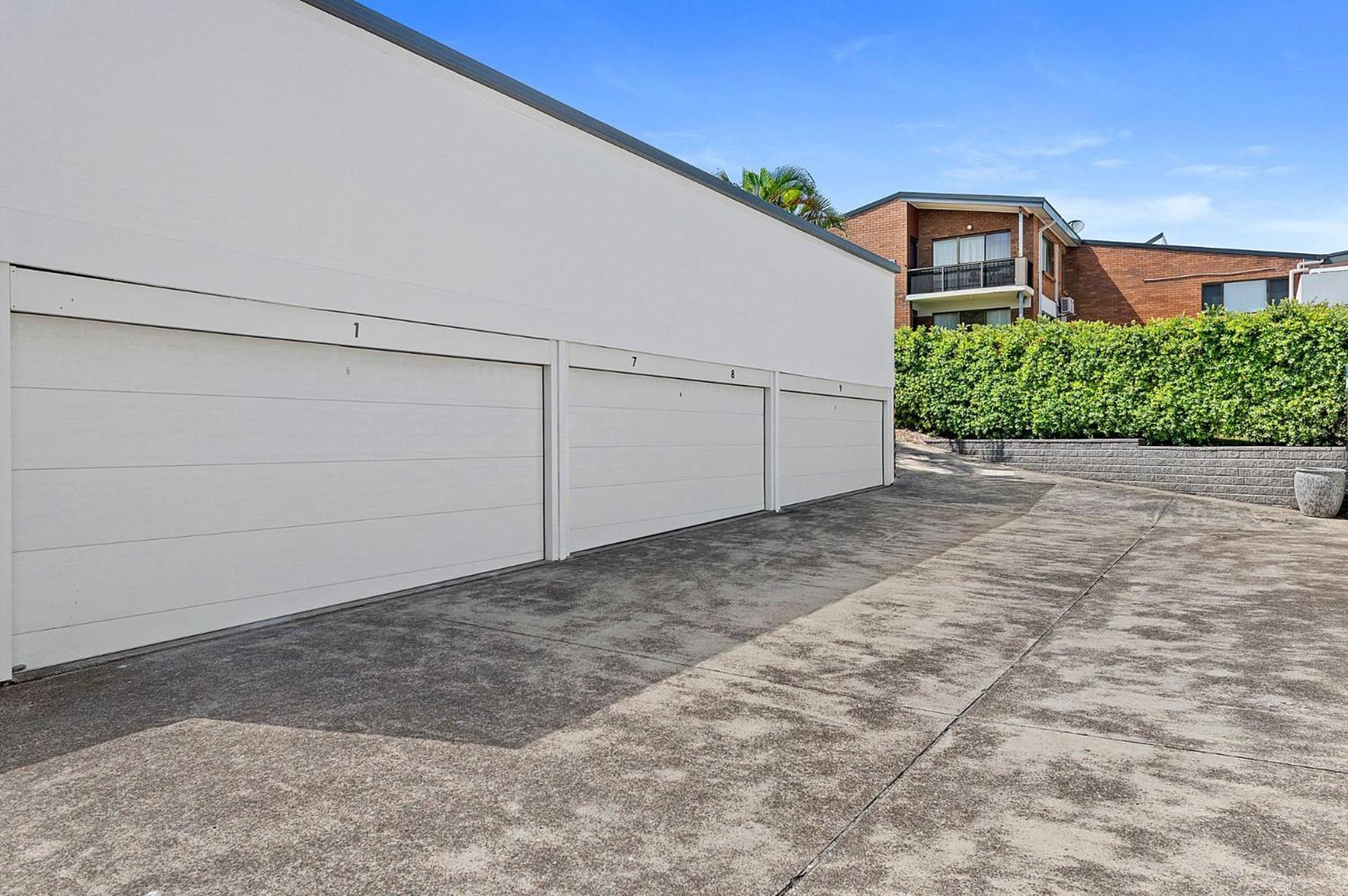 Sundeck Unit 1 51 Ronald Avenue *