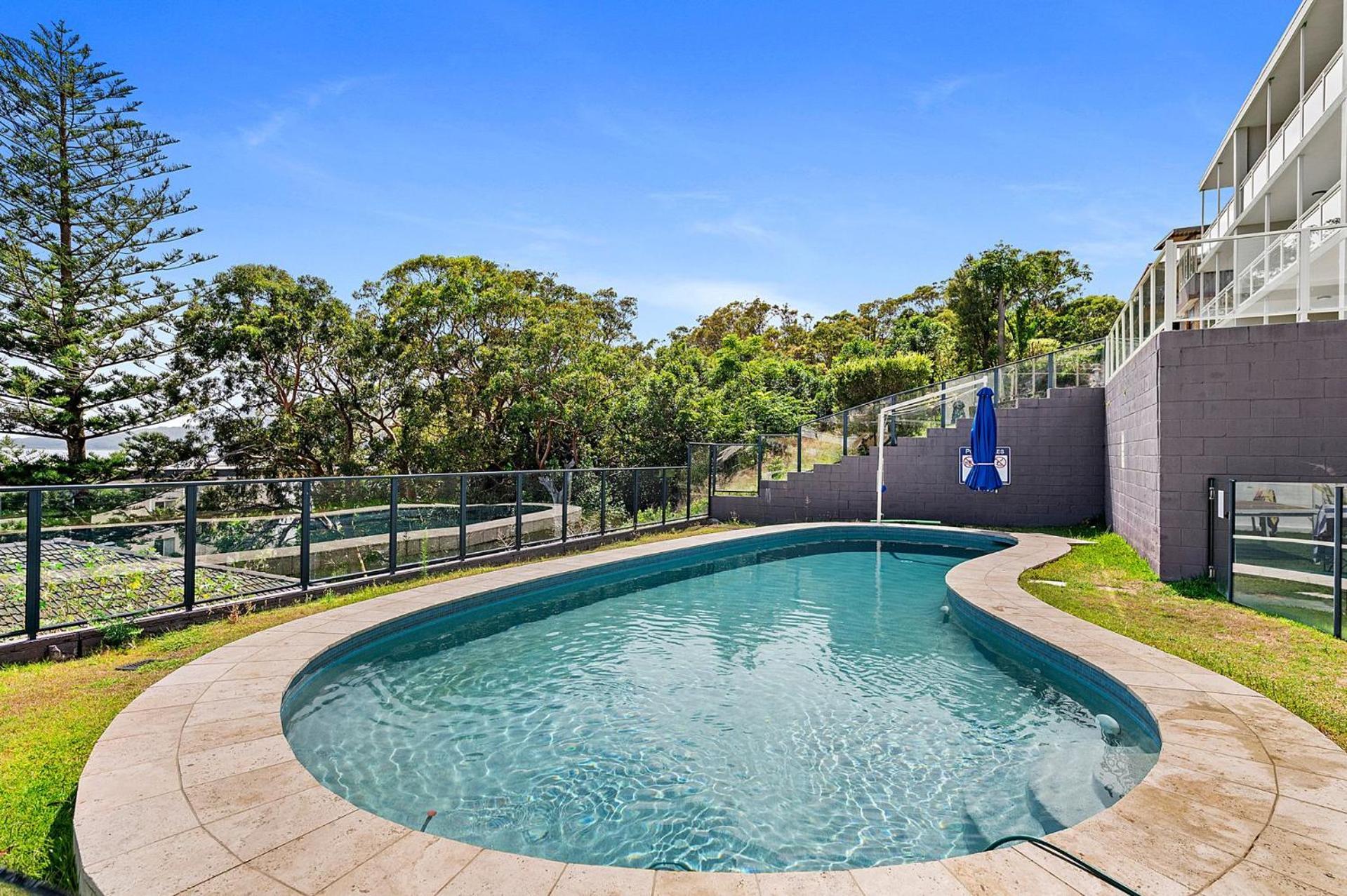 Sundeck Unit 1 51 Ronald Avenue *