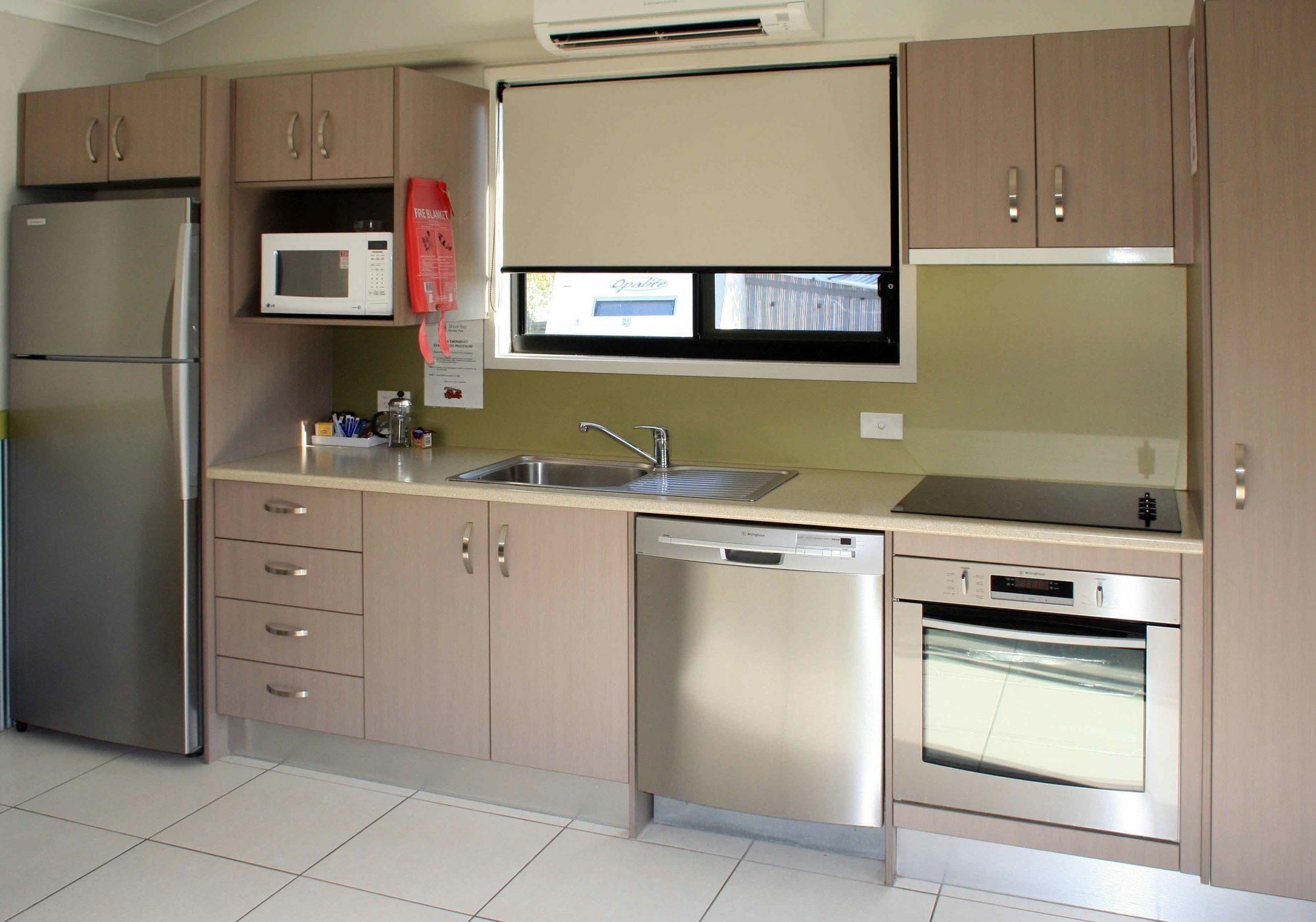 Shoal Bay Holiday Park 4*